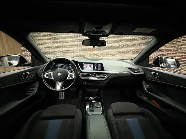 BMW 2 Series view 10