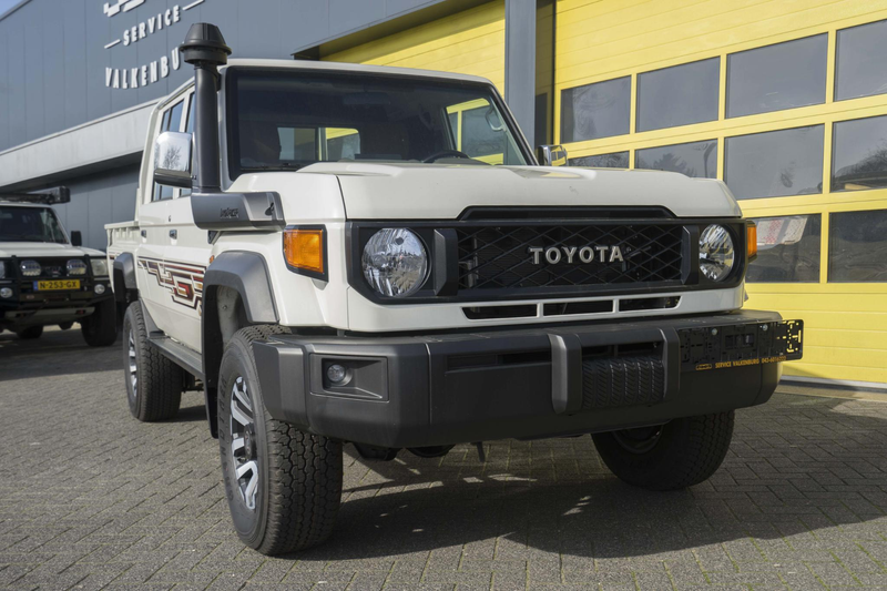 Toyota Land Cruiser Landcruiser GDJ 79 DC 2.8 D-4D 6 A/T LXZ — photo 2