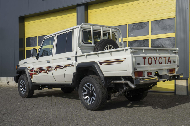 Toyota Land Cruiser Landcruiser GDJ 79 DC 2.8 D-4D 6 A/T LXZ — photo 7