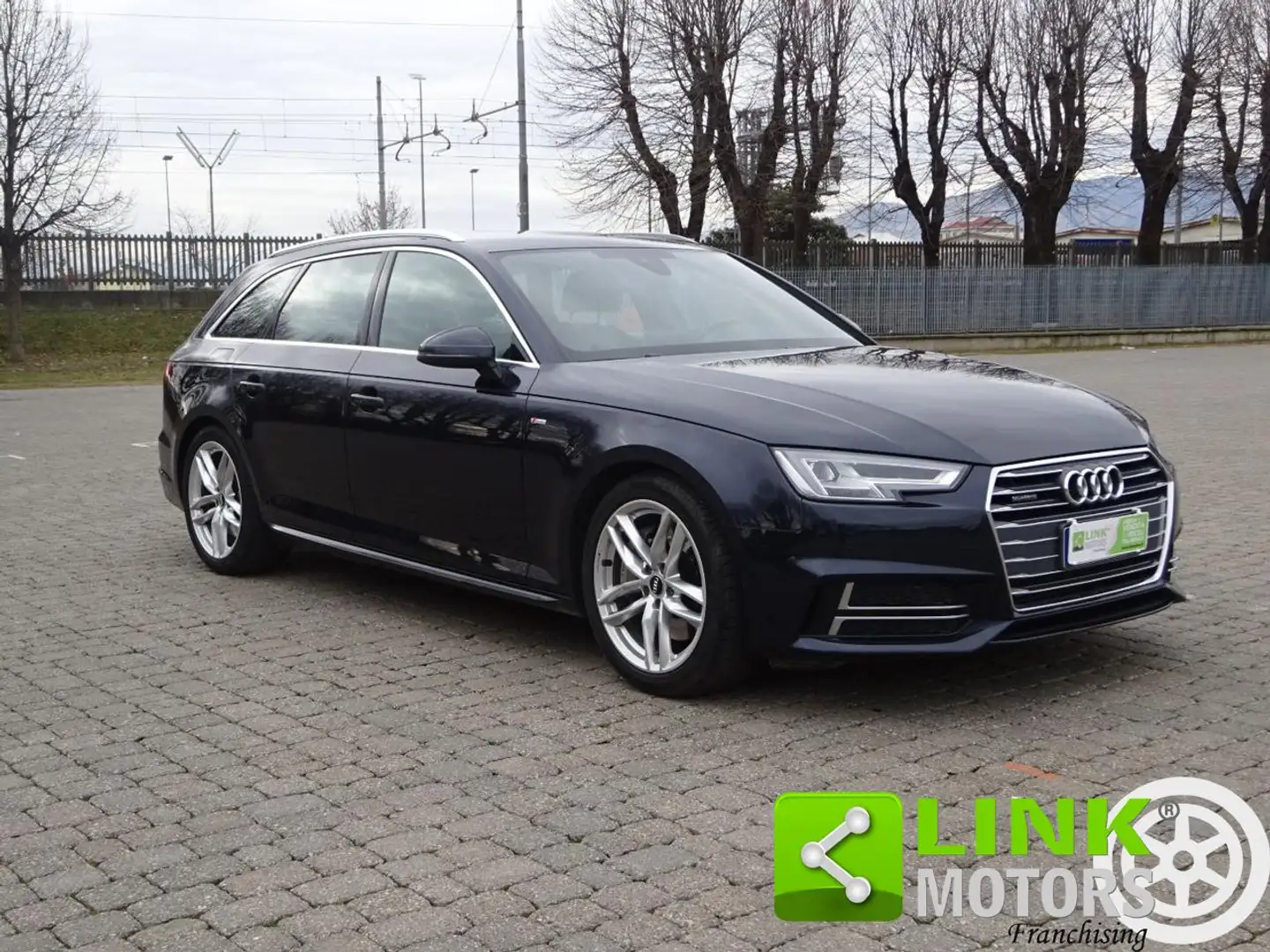 Audi A4 Avant 2.0 TFSI 252 CV quattro S tronic S Line Blau - 2