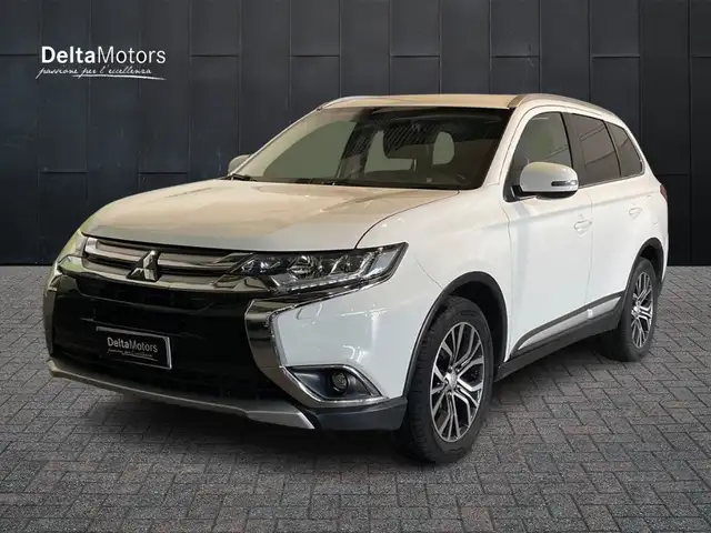 Mitsubishi Outlander 3ª serie - Outlander 2.2 DI-D 4WD Instyle 7p.
