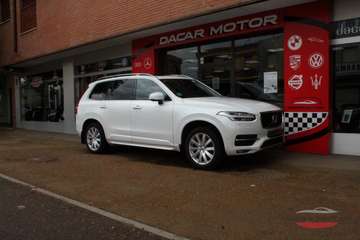 D5 Momentum AWD 225 Aut.