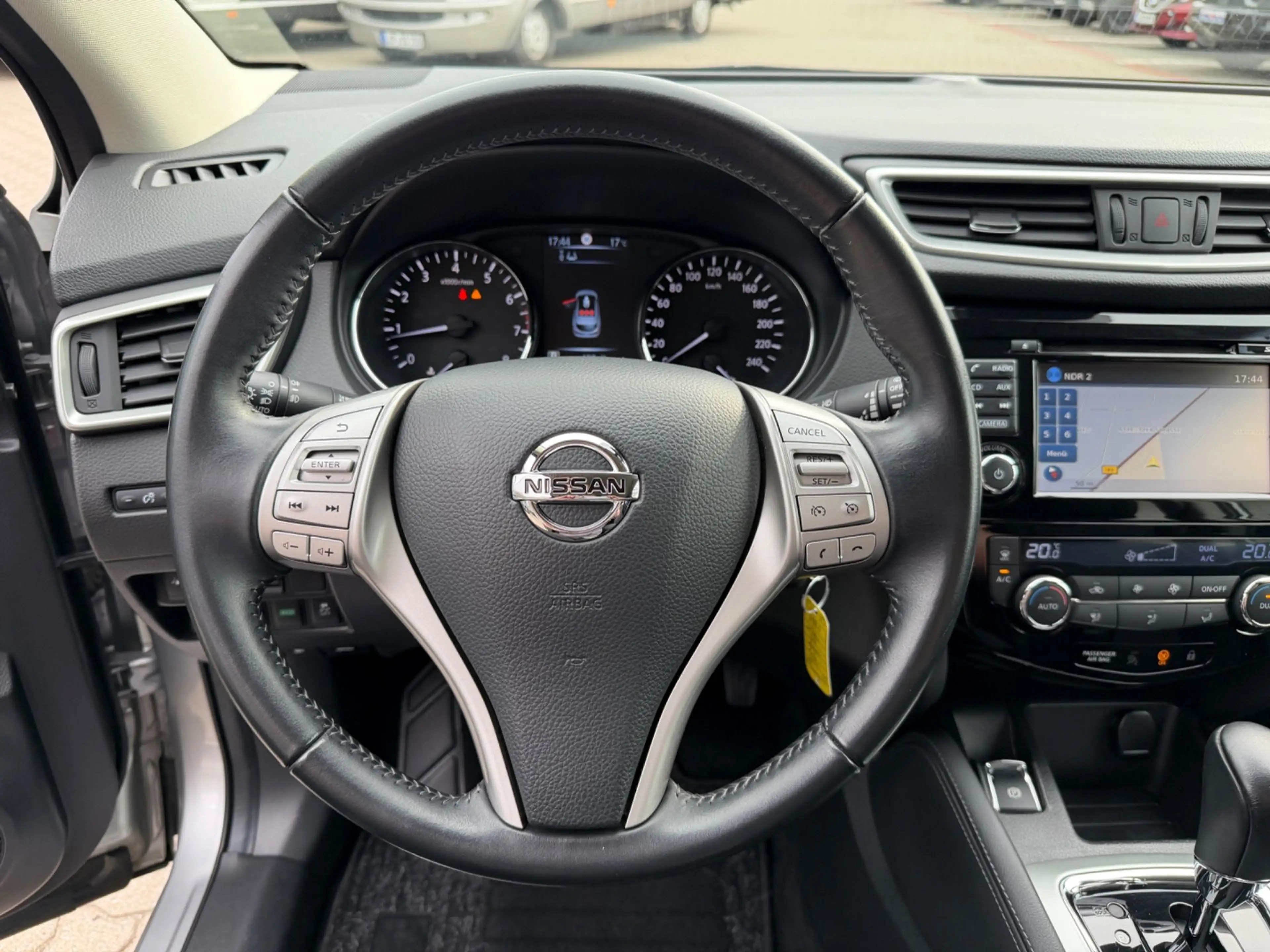 Nissan Qashqai 1.2 DIG-T Acenta Automatik Sitzheizung — photo 7