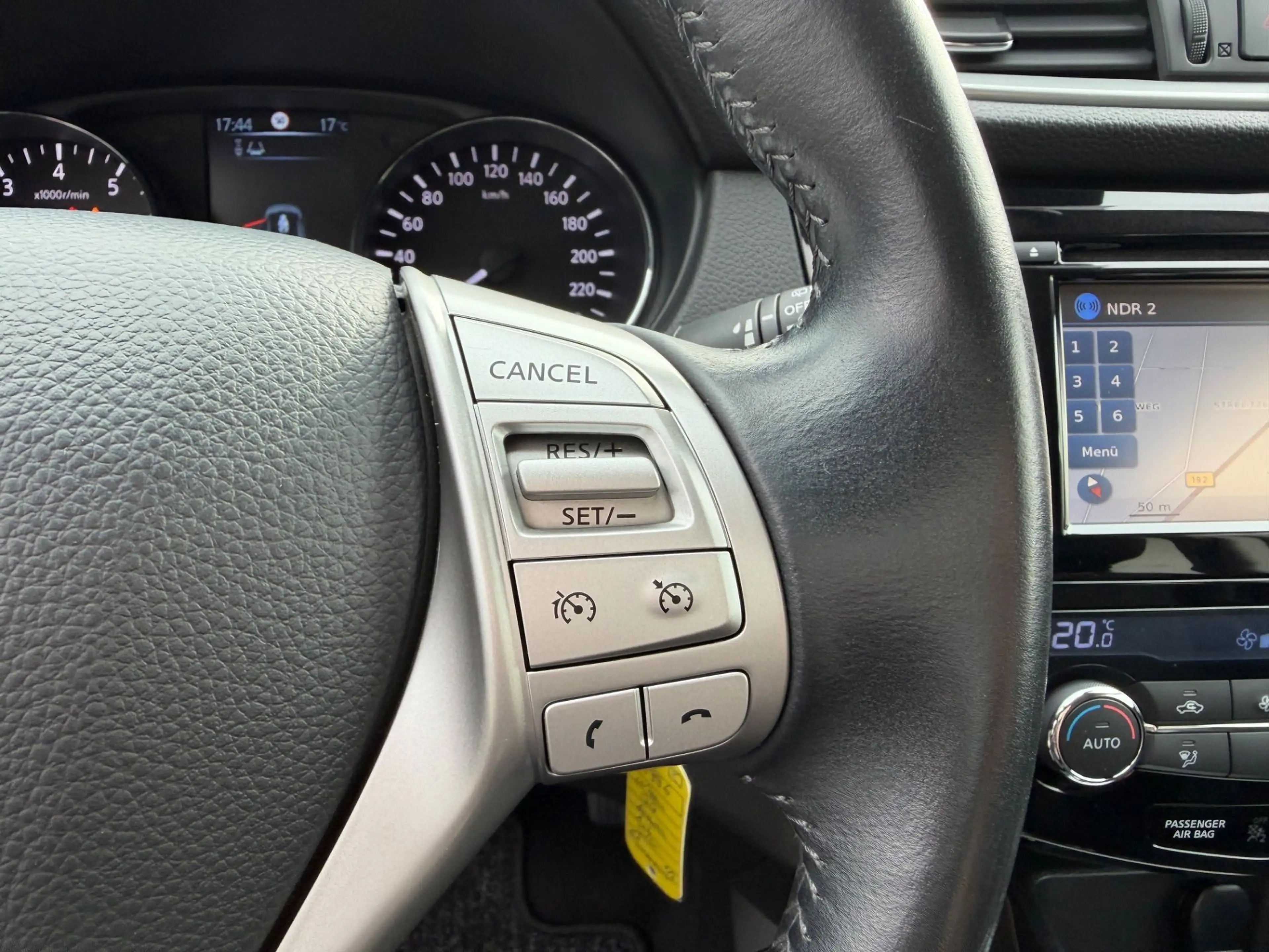 Nissan Qashqai 1.2 DIG-T Acenta Automatik Sitzheizung — photo 9