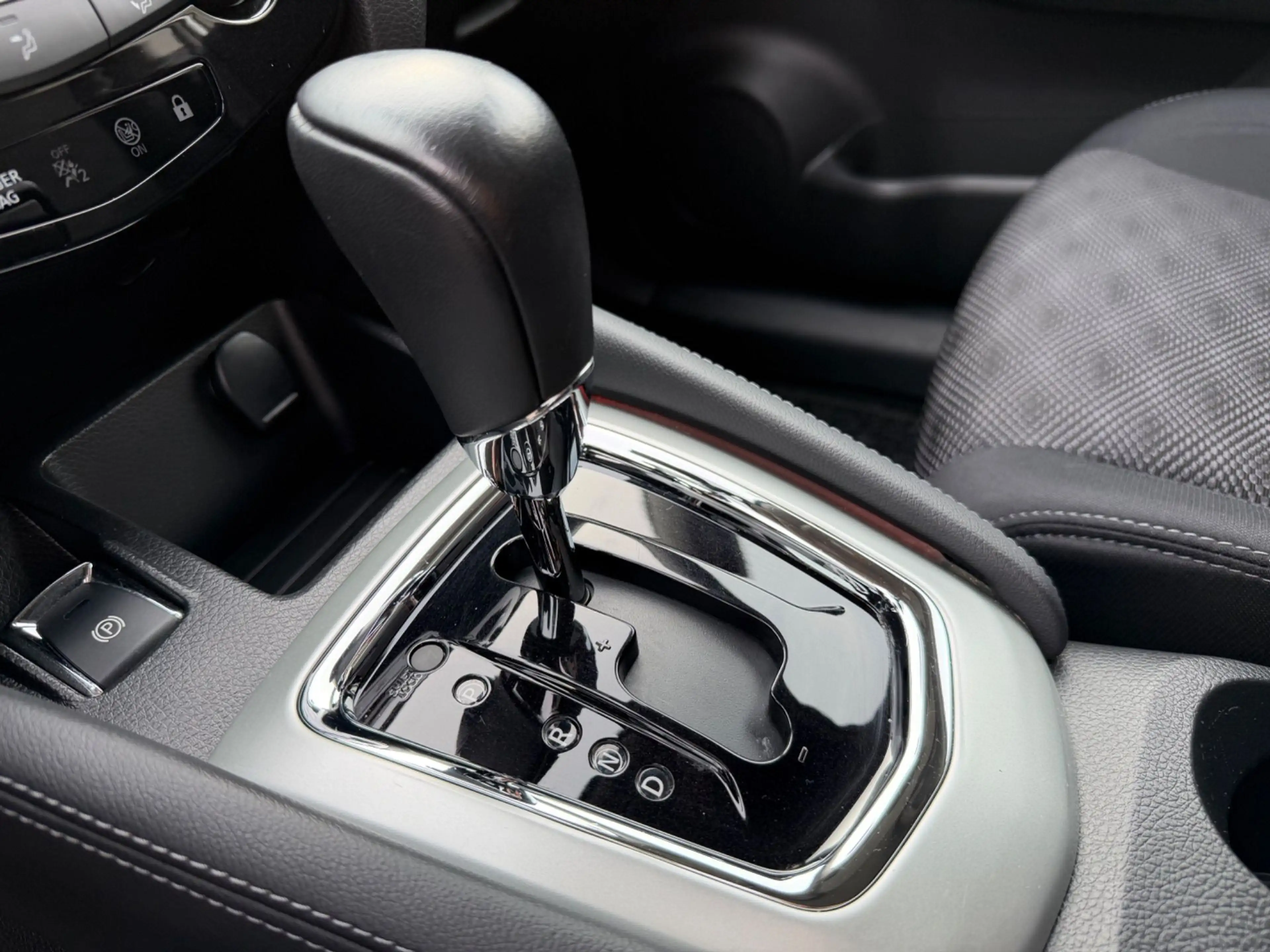 Nissan Qashqai 1.2 DIG-T Acenta Automatik Sitzheizung — photo 17