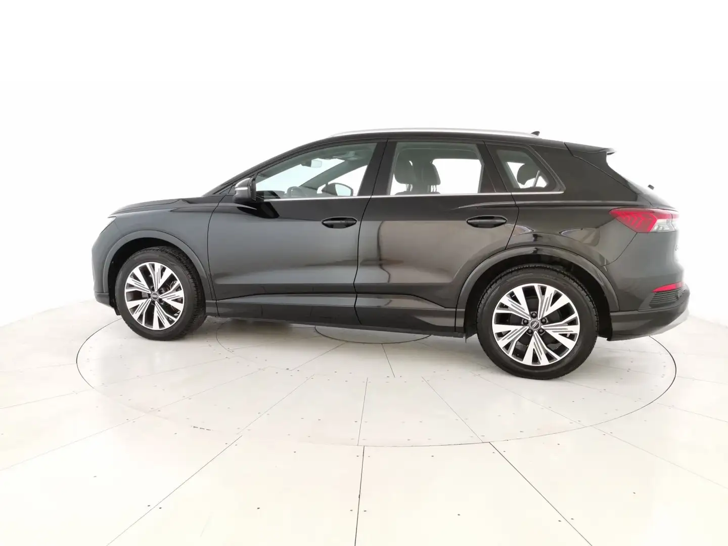 Audi Q4 e-tron 40 Evo Schwarz - 2