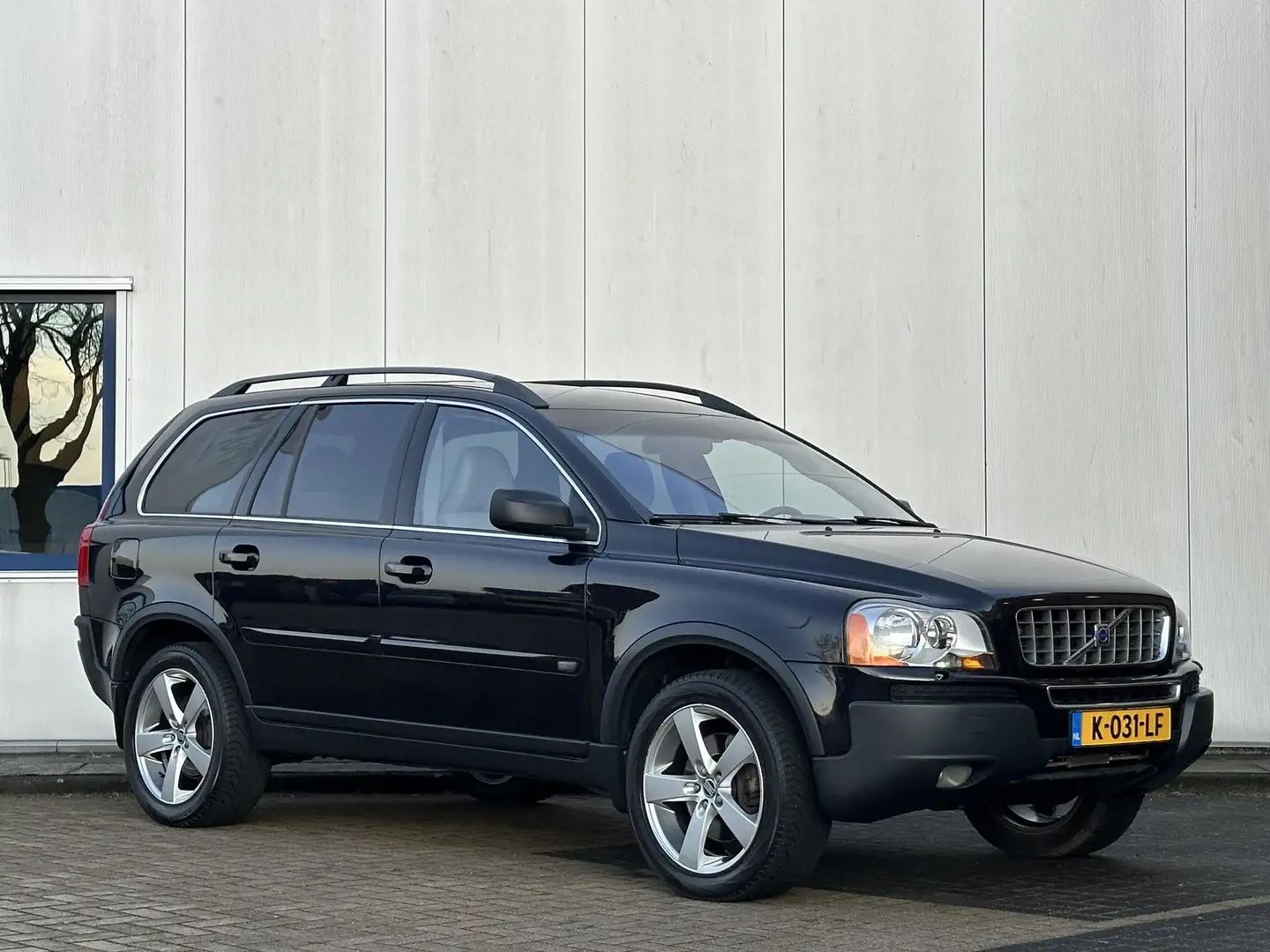 Volvo XC90 4.4 V8 Momentum l Unieke kilometerstand l 142.099 Schwarz - 2