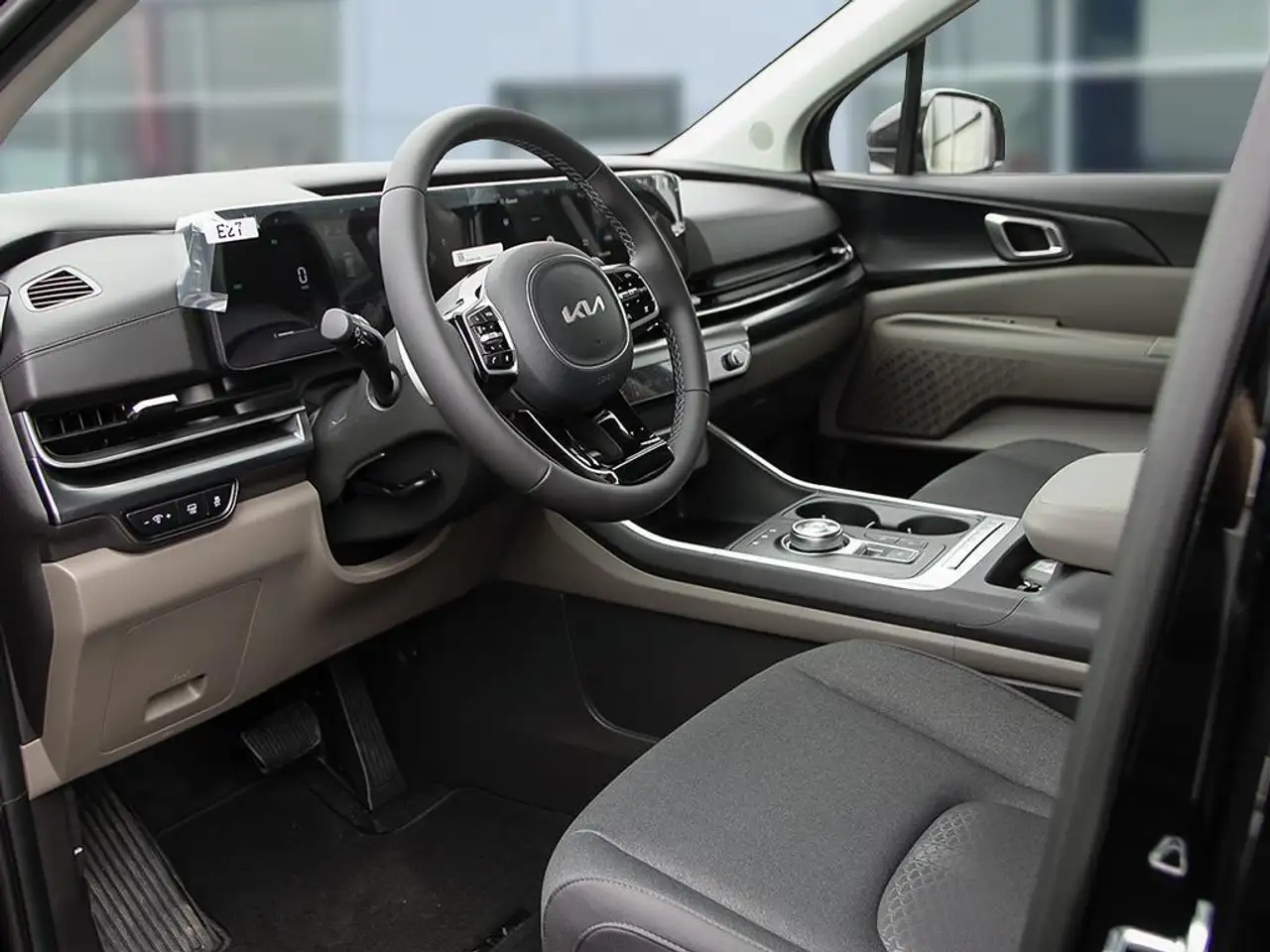 Kia Carnival снимка Kia Carnival