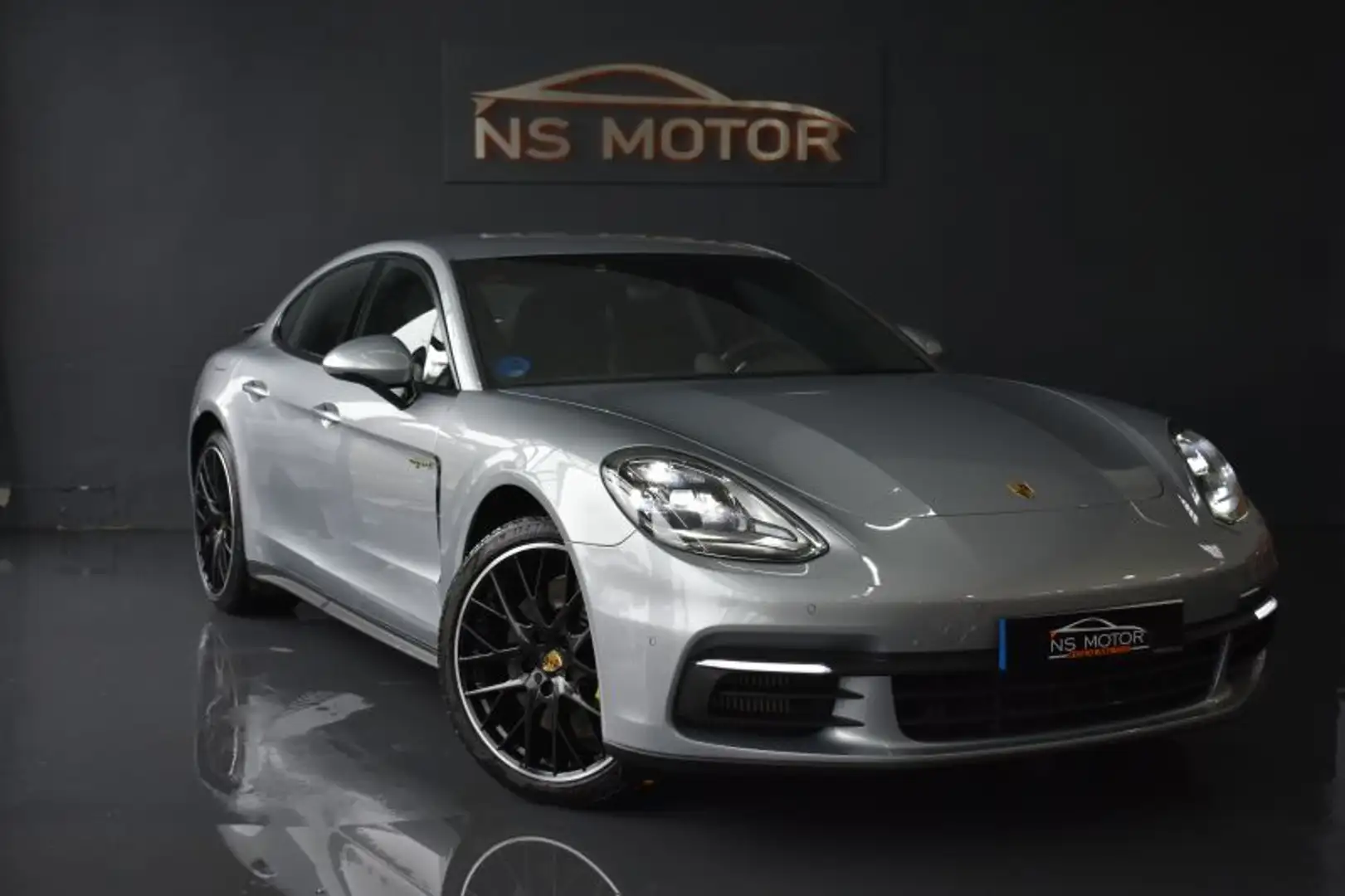 Porsche Panamera 4 e-Hybrid Gris - 2