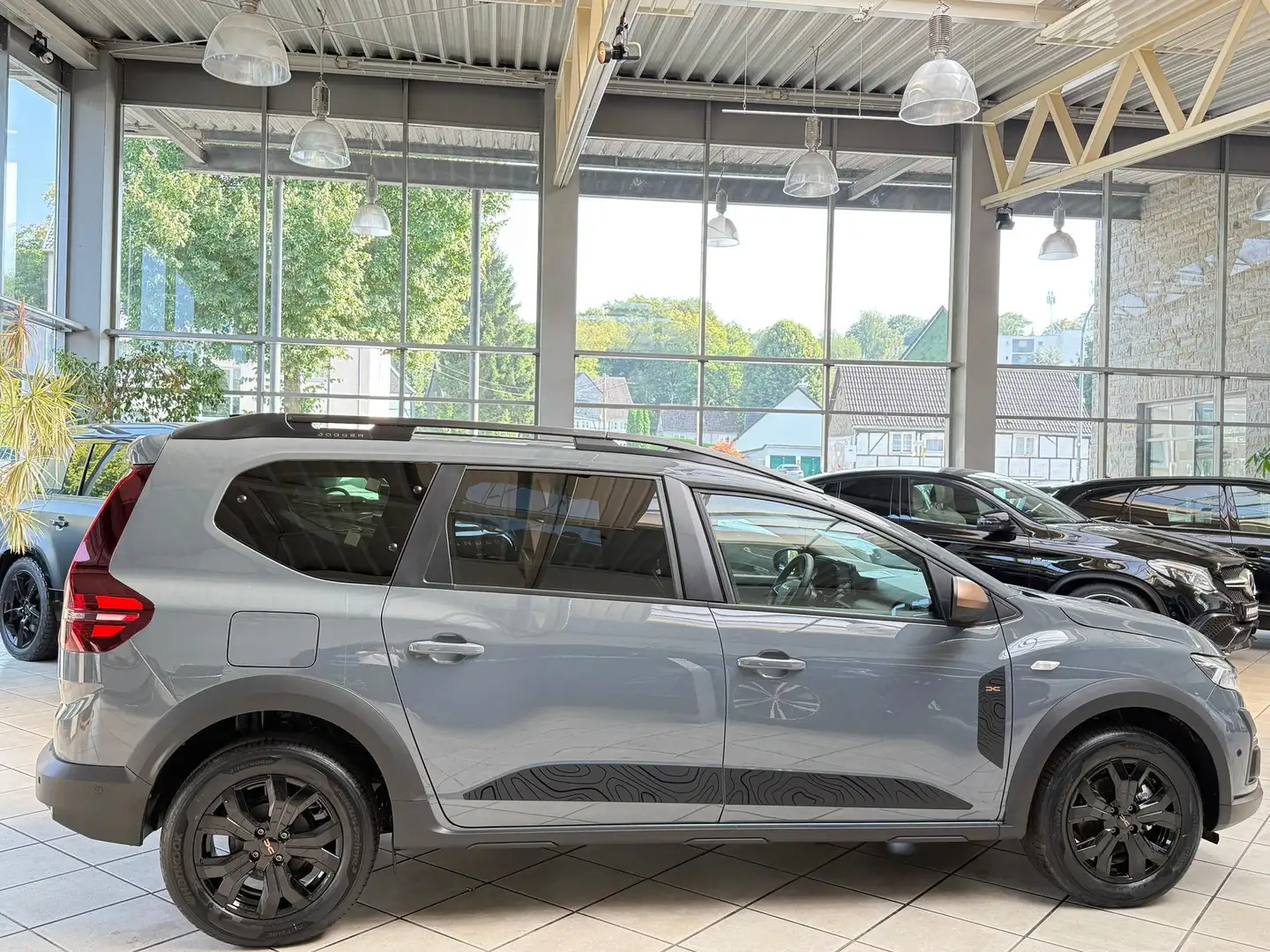Dacia Jogger Jogger Extreme+ 7Sitzer|50l Benzin+LPG|RFK|CARPLAY Grijs - 2