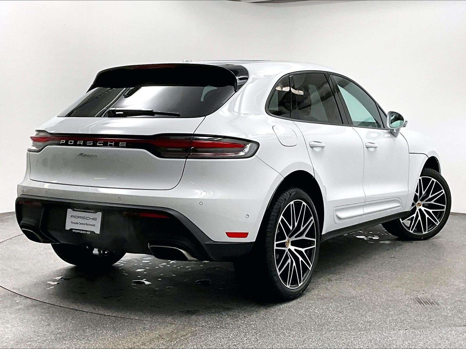 2026 Porsche Macan AWD alt 5