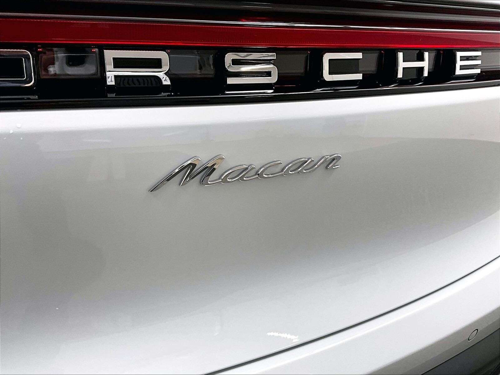 2026 Porsche Macan AWD thumb 36