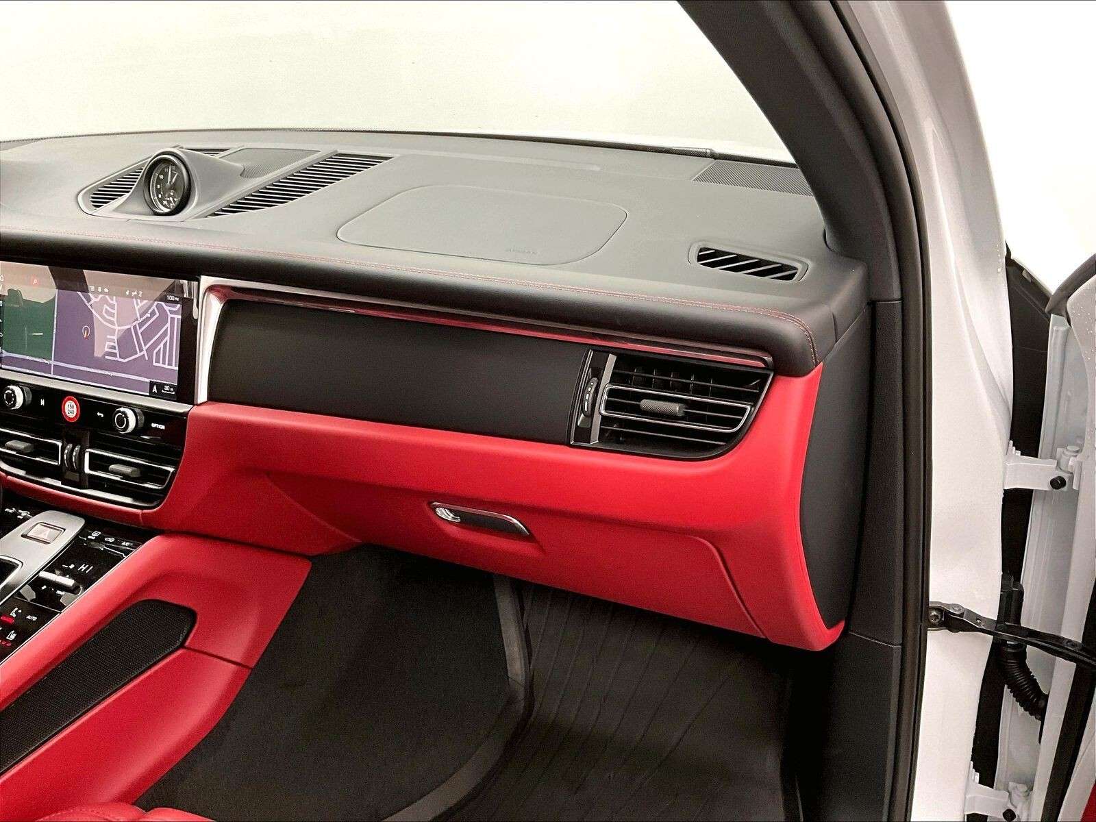 2026 Porsche Macan AWD thumb 26