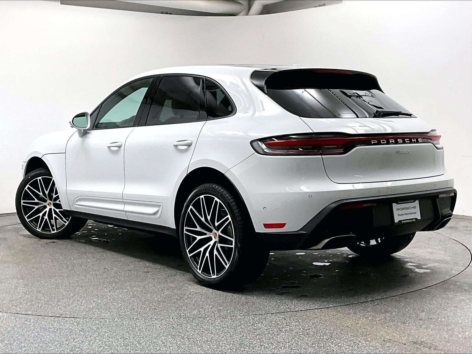 2026 Porsche Macan AWD thumb 7
