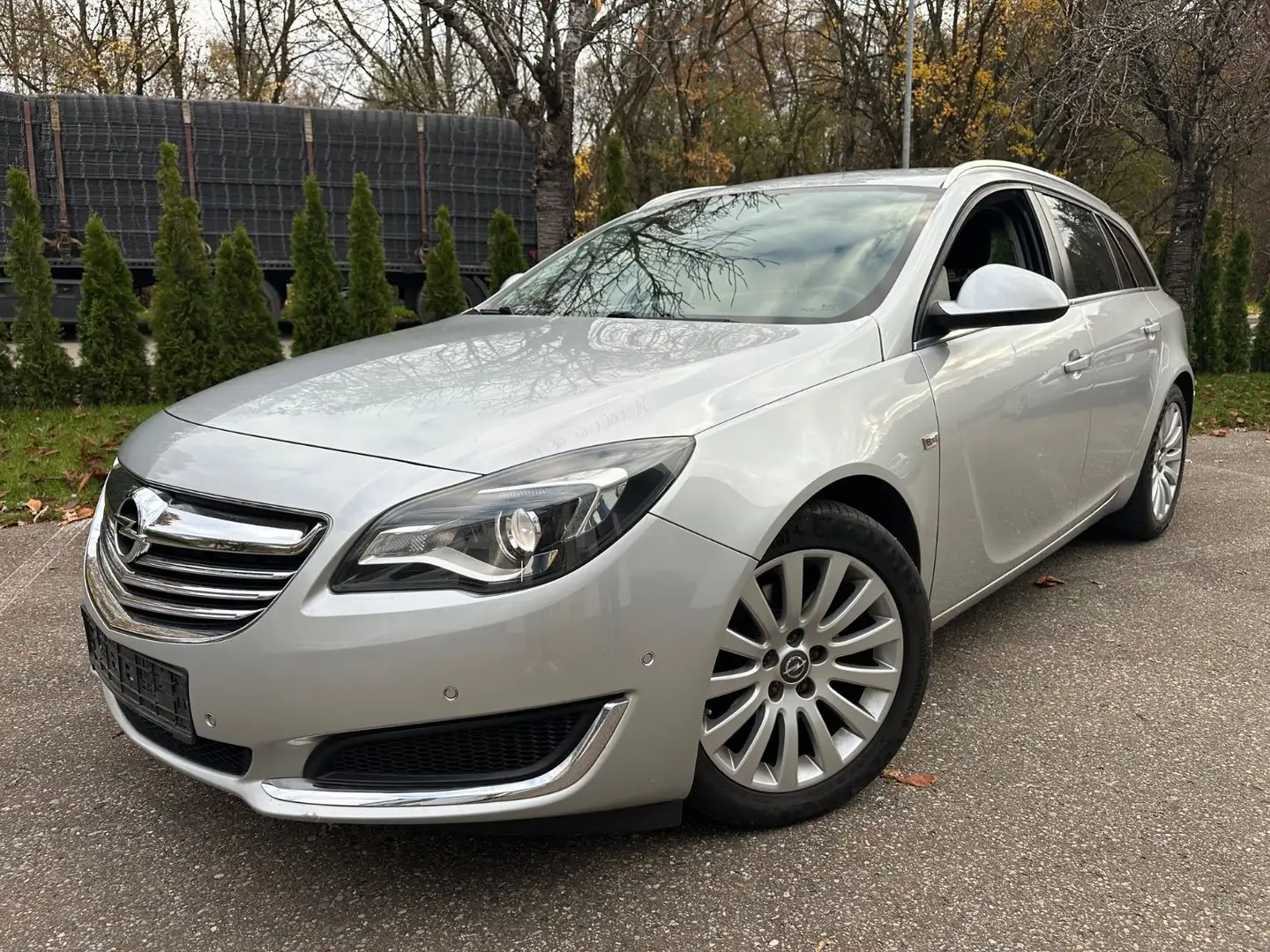 Opel Insignia A Sports Tourer Edition/Facelift/Xenon/ Silber - 1