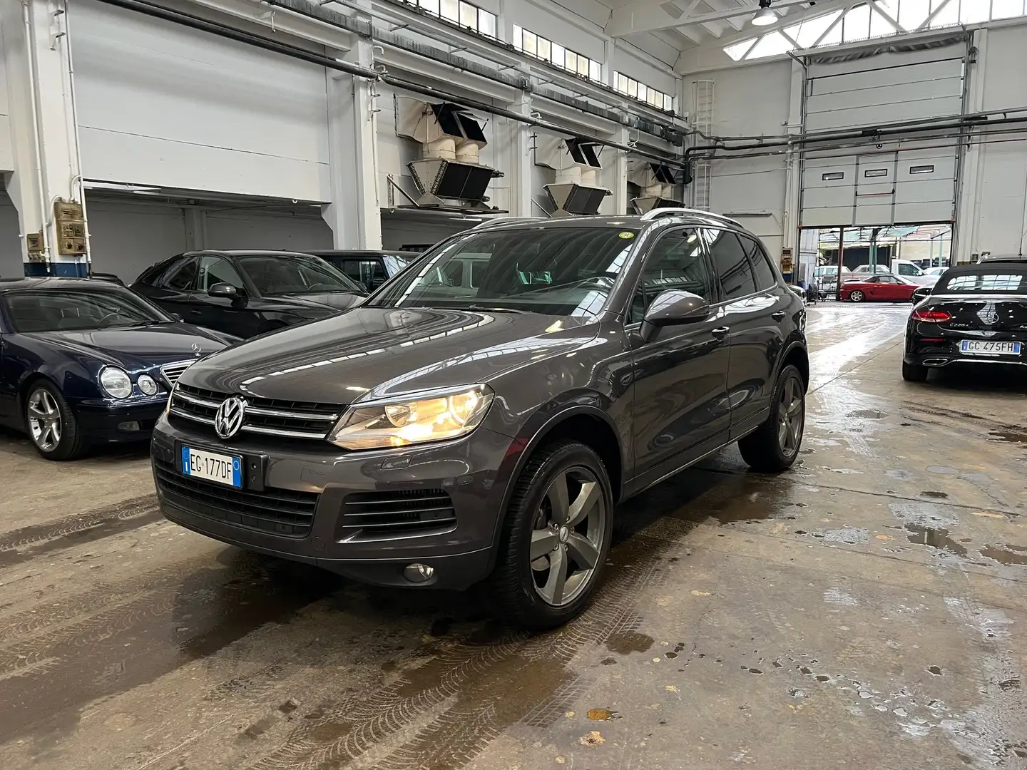 Volkswagen Touareg Touareg II 2010 3.0 V6 tdi tiptronic Gris - 1
