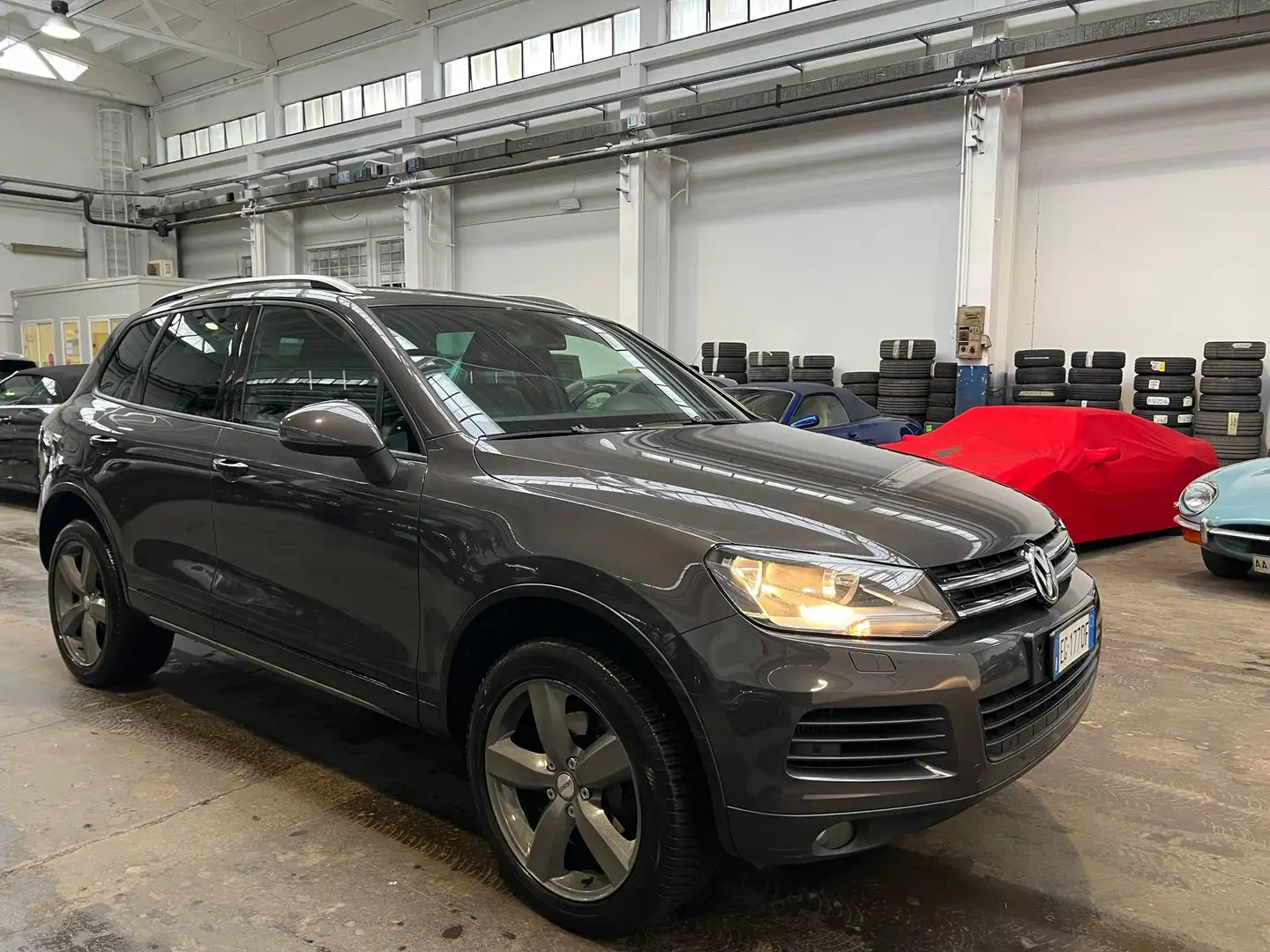 Volkswagen Touareg Touareg II 2010 3.0 V6 tdi tiptronic Gris - 2
