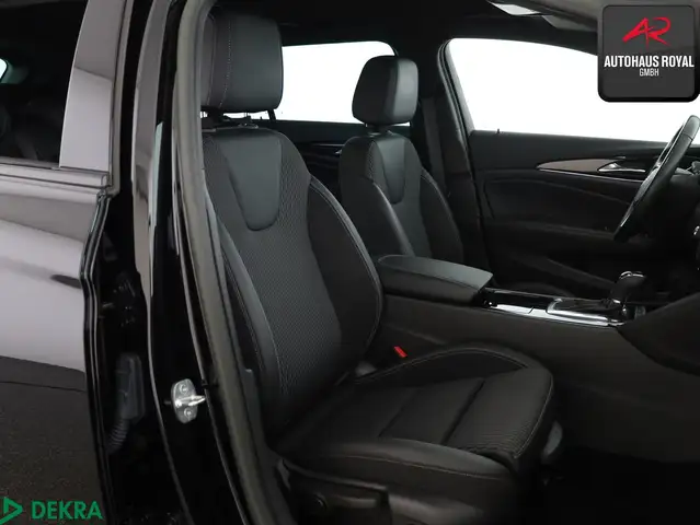 Opel Insignia view 11