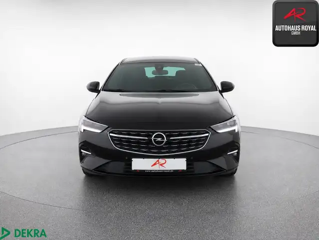 Opel Insignia view 8