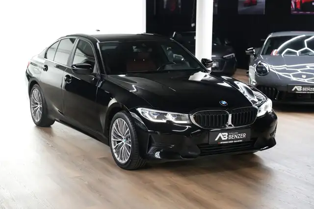 BMW 3 Series view 8