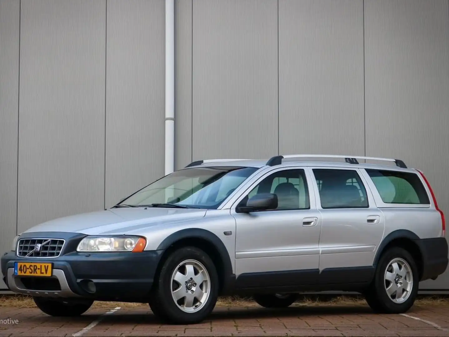 Volvo XC70 Cross country D5 2.5 geartronic Argent - 2