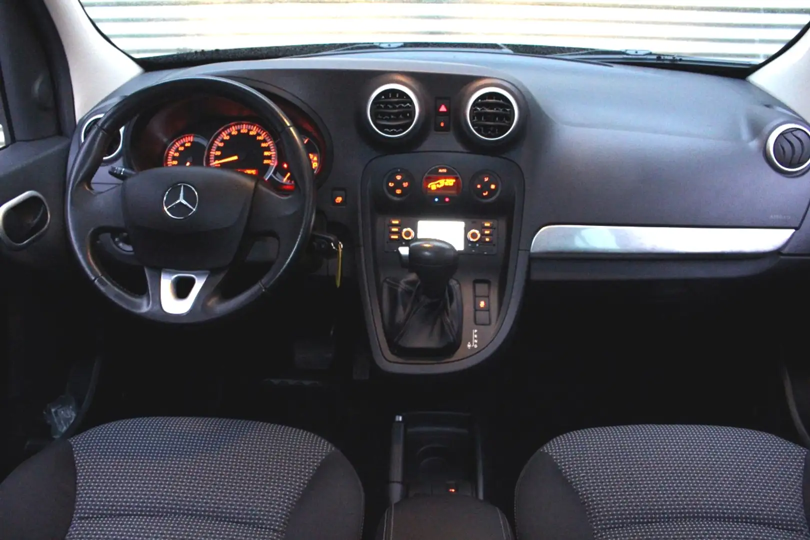 Mercedes-Benz Citan 112 AUT NAVI BLUET CAMERA DAB PDC CLIMA PANO '17 Noir - 2