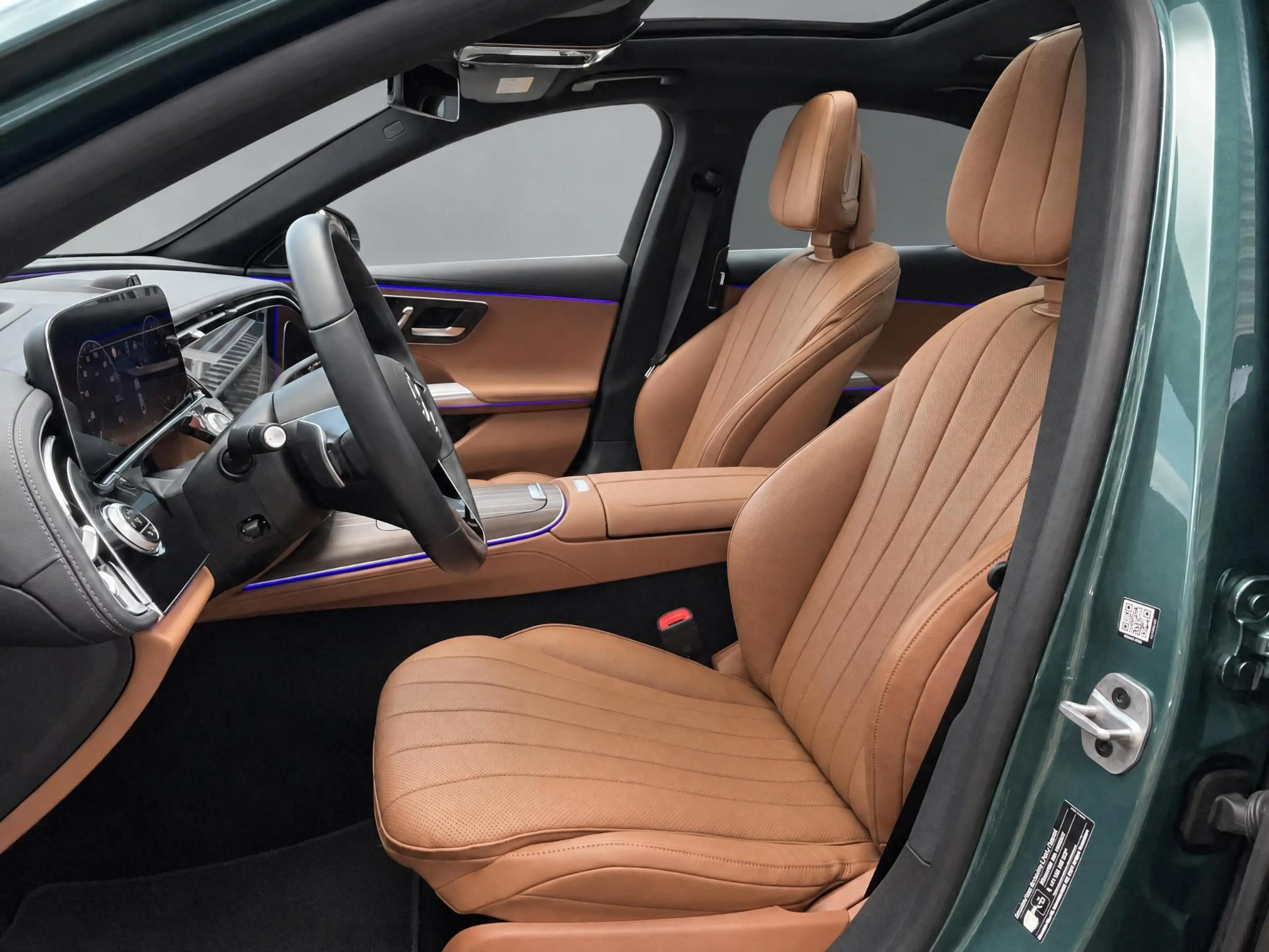 Mercedes-Benz E 400 e 4MATIC Exclusive Line — photo 7