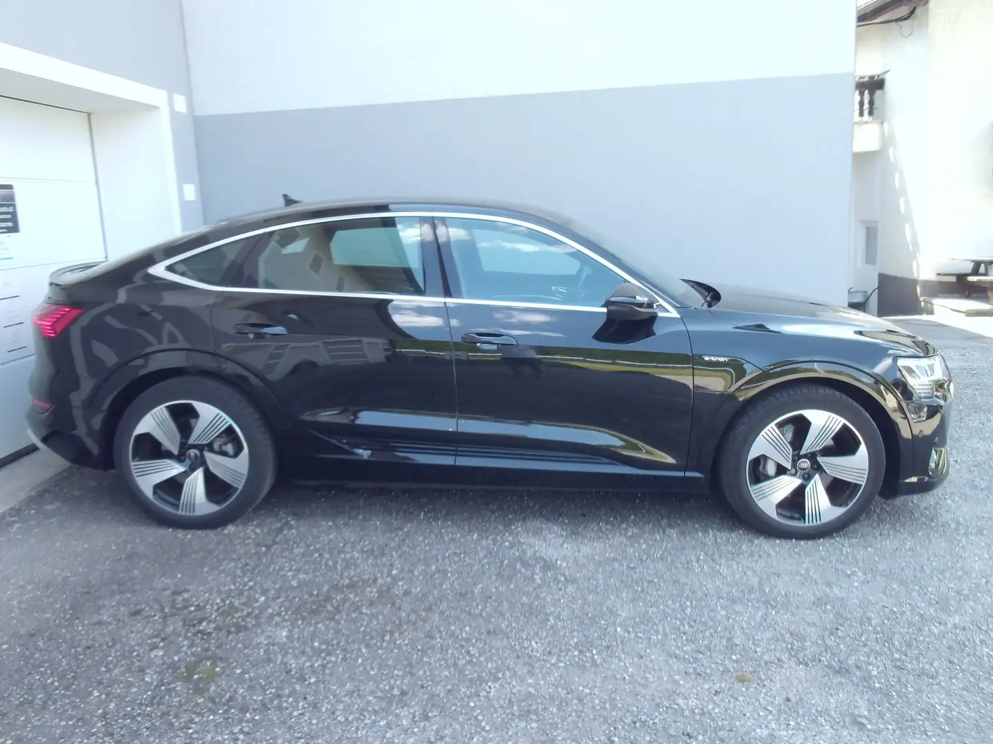 Audi e-tron 55 quattro 2x S-Line E-SPORTSITZE, LEDER,R-KAMERA Schwarz - 1