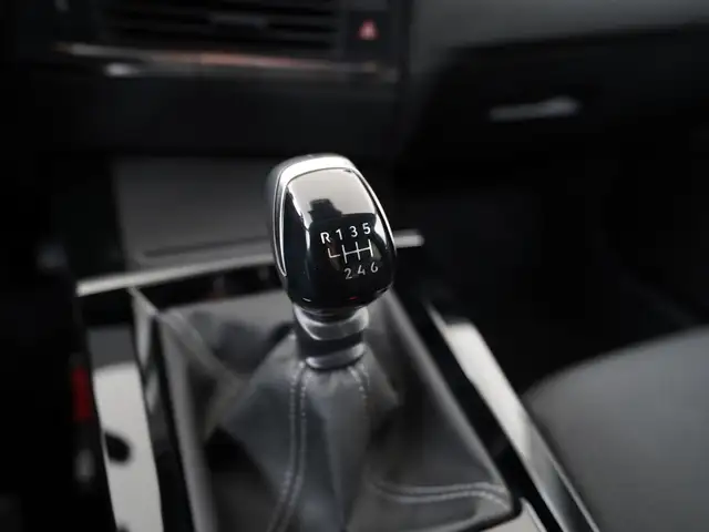 Opel Astra view 11