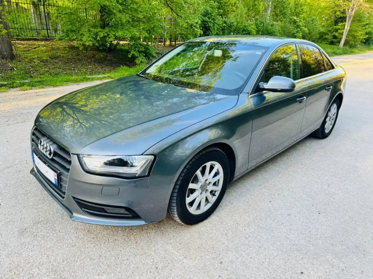 Audi A4 2.0 TDI 150ch clean diesel DPF Ambition 