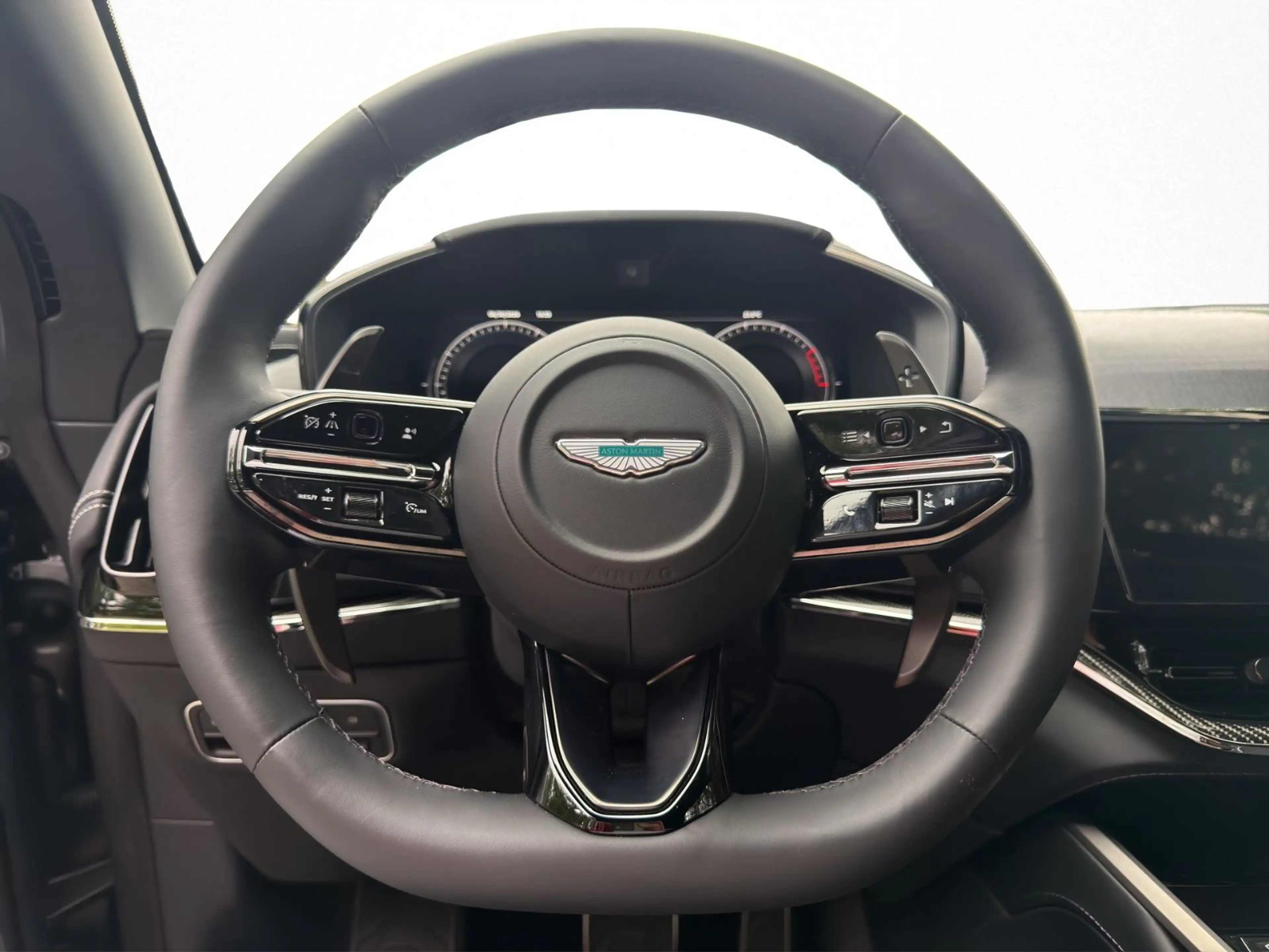 Aston Martin DBX 707 MY25 Facelift — photo 12