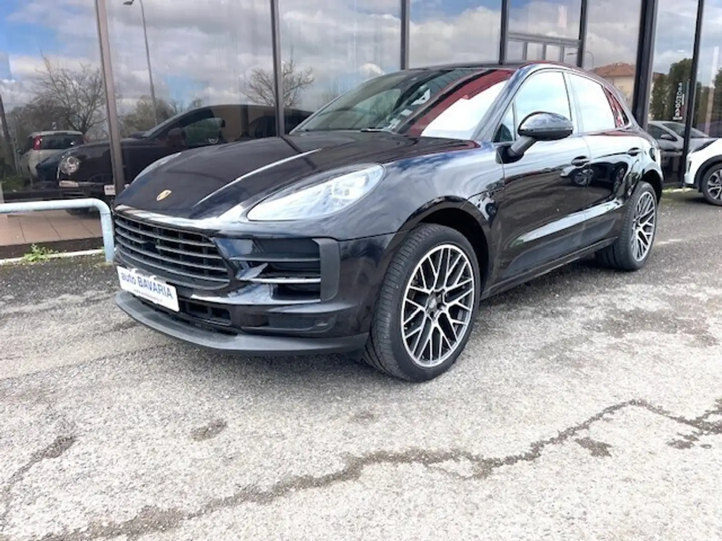 Porsche Macan 2.0 Schwarz - 2