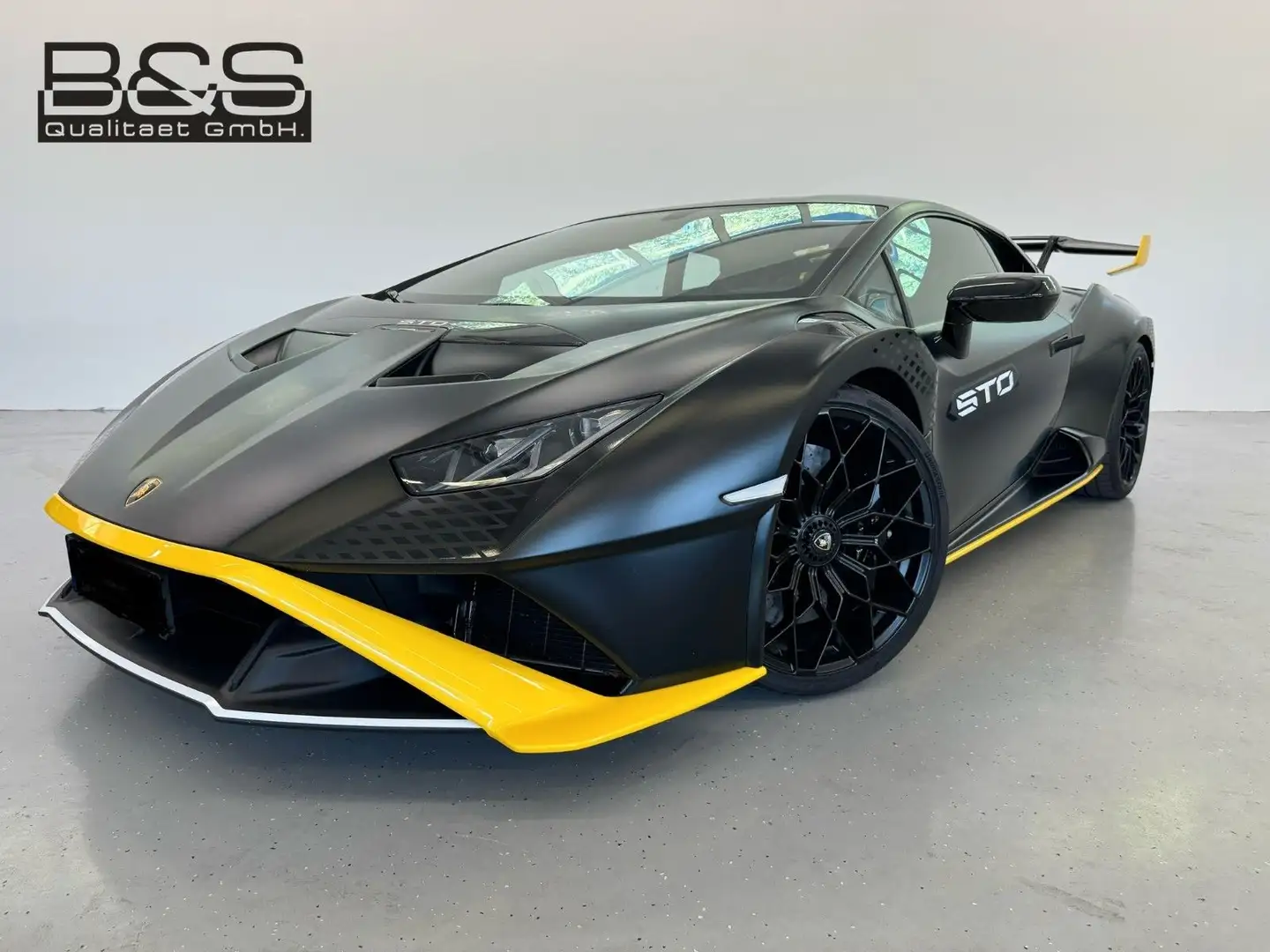 Lamborghini Huracán STO Coupe,Lifting,Carbon,Kamera Noir - 1