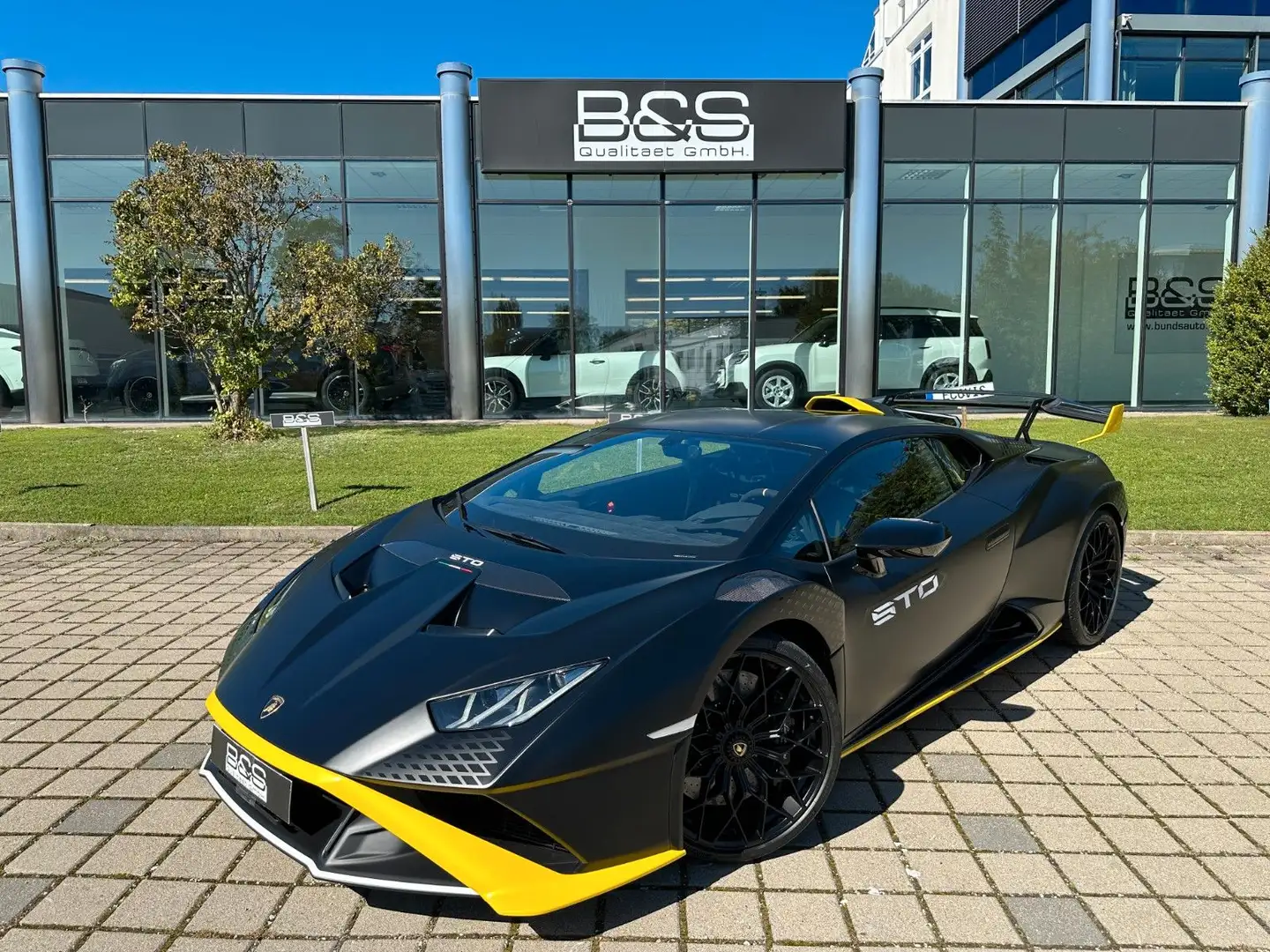 Lamborghini Huracán STO Coupe,Lift,Carbon,Kamera,Matt,Temp Schwarz - 2