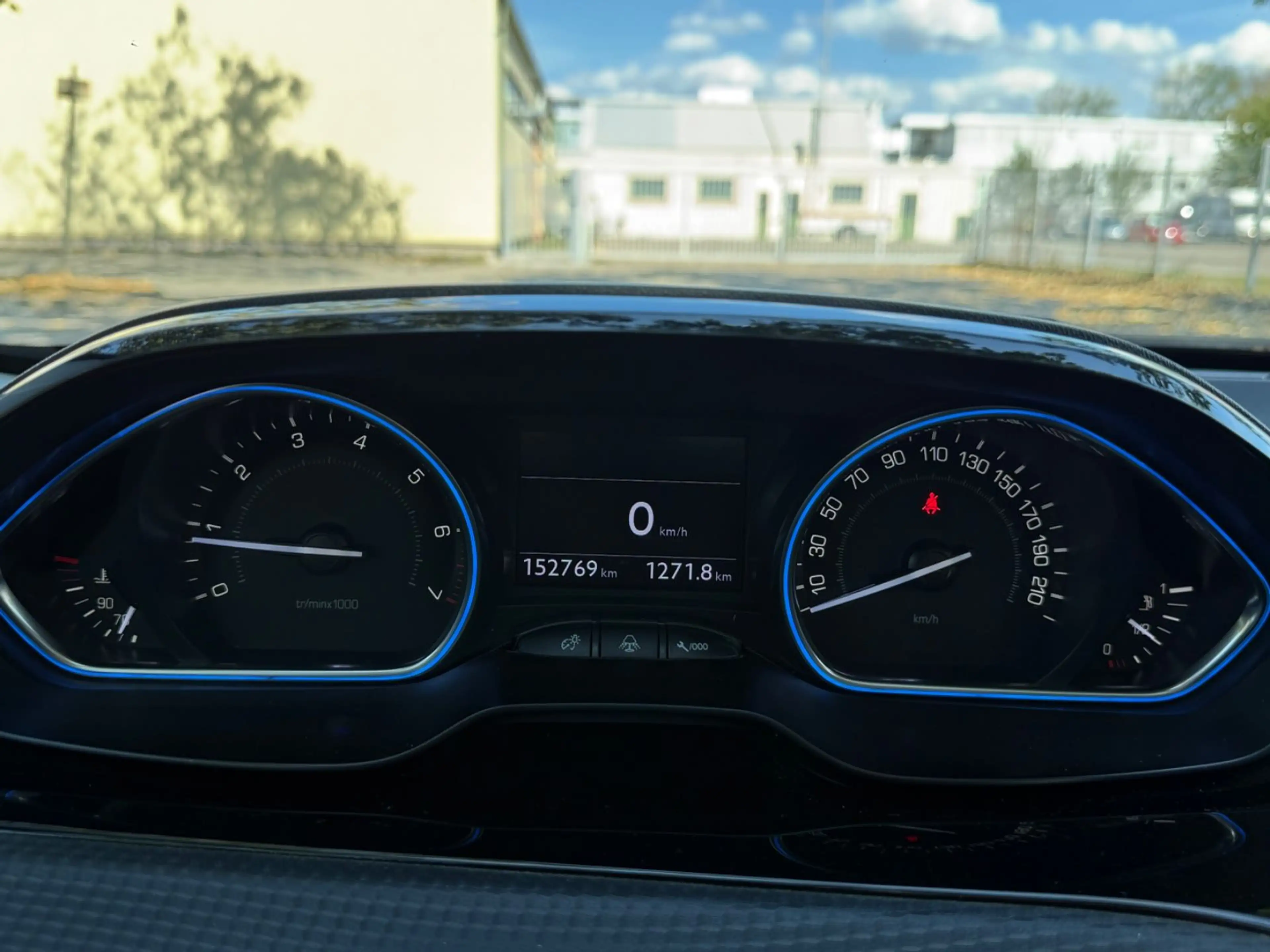 Peugeot 2008 Allure , KW ; 88 , Pano + Klima . — photo 8