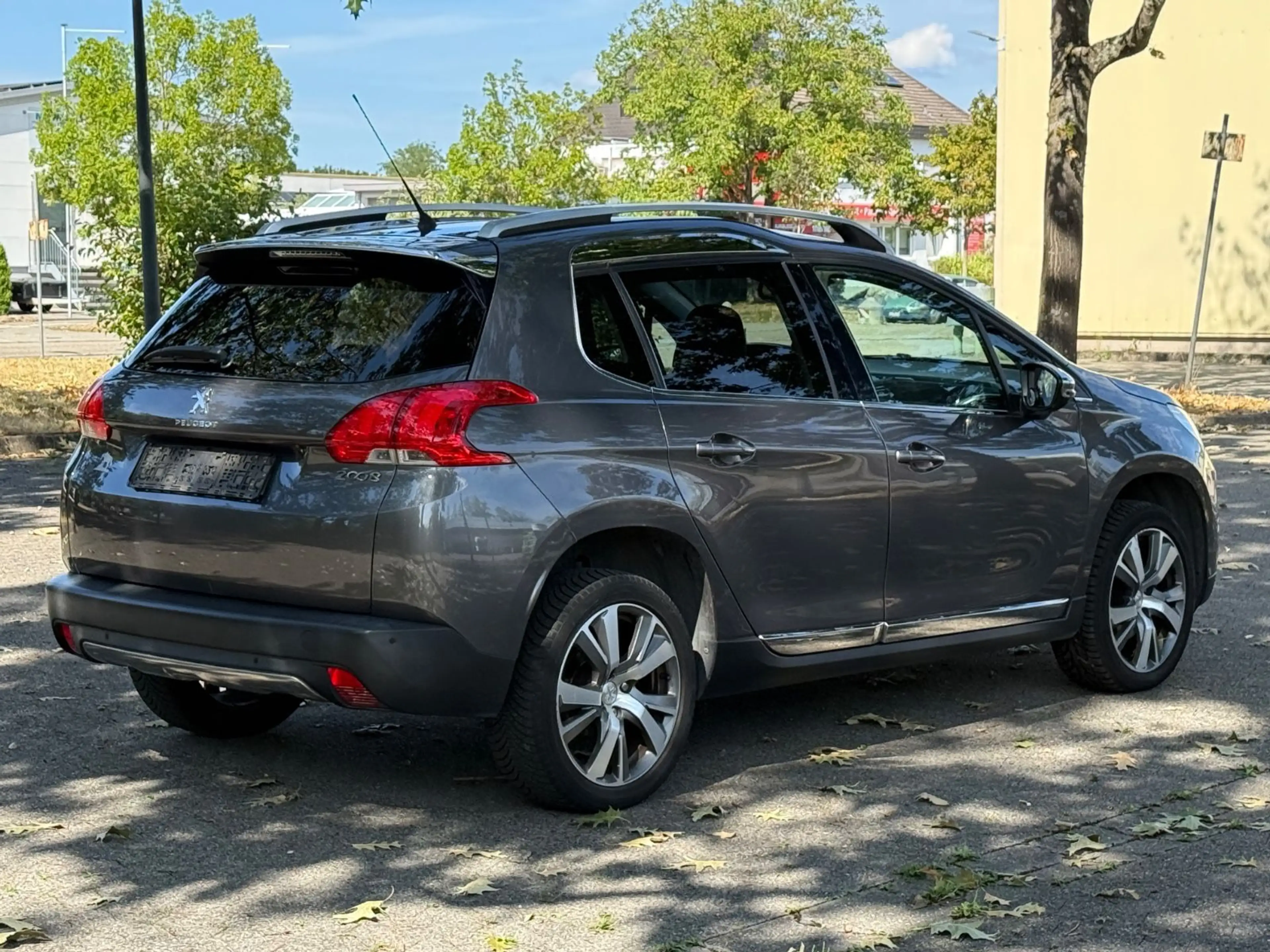 Peugeot 2008 Allure , KW ; 88 , Pano + Klima . — photo 6
