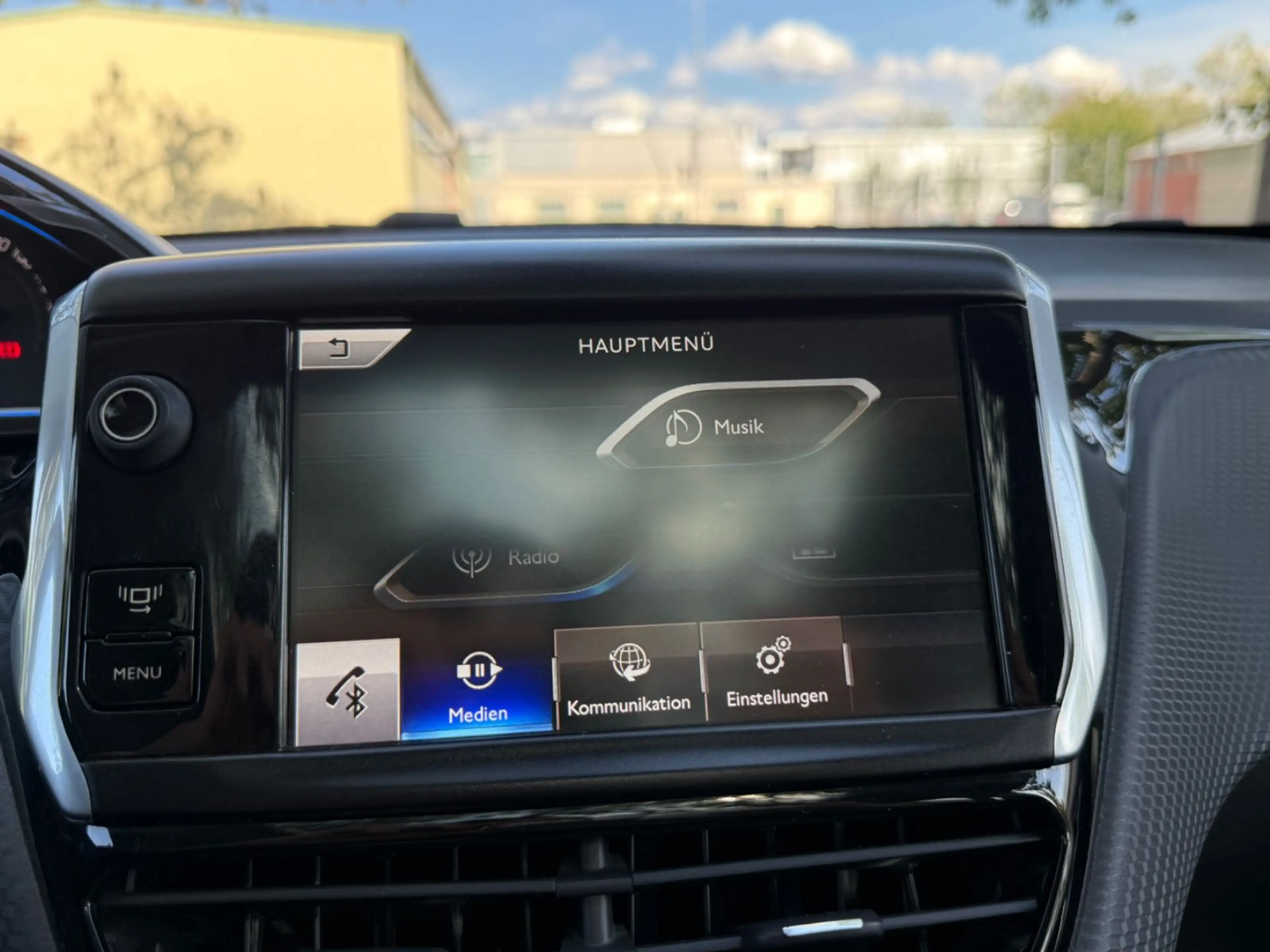 Peugeot 2008 Allure , KW ; 88 , Pano + Klima . — photo 12