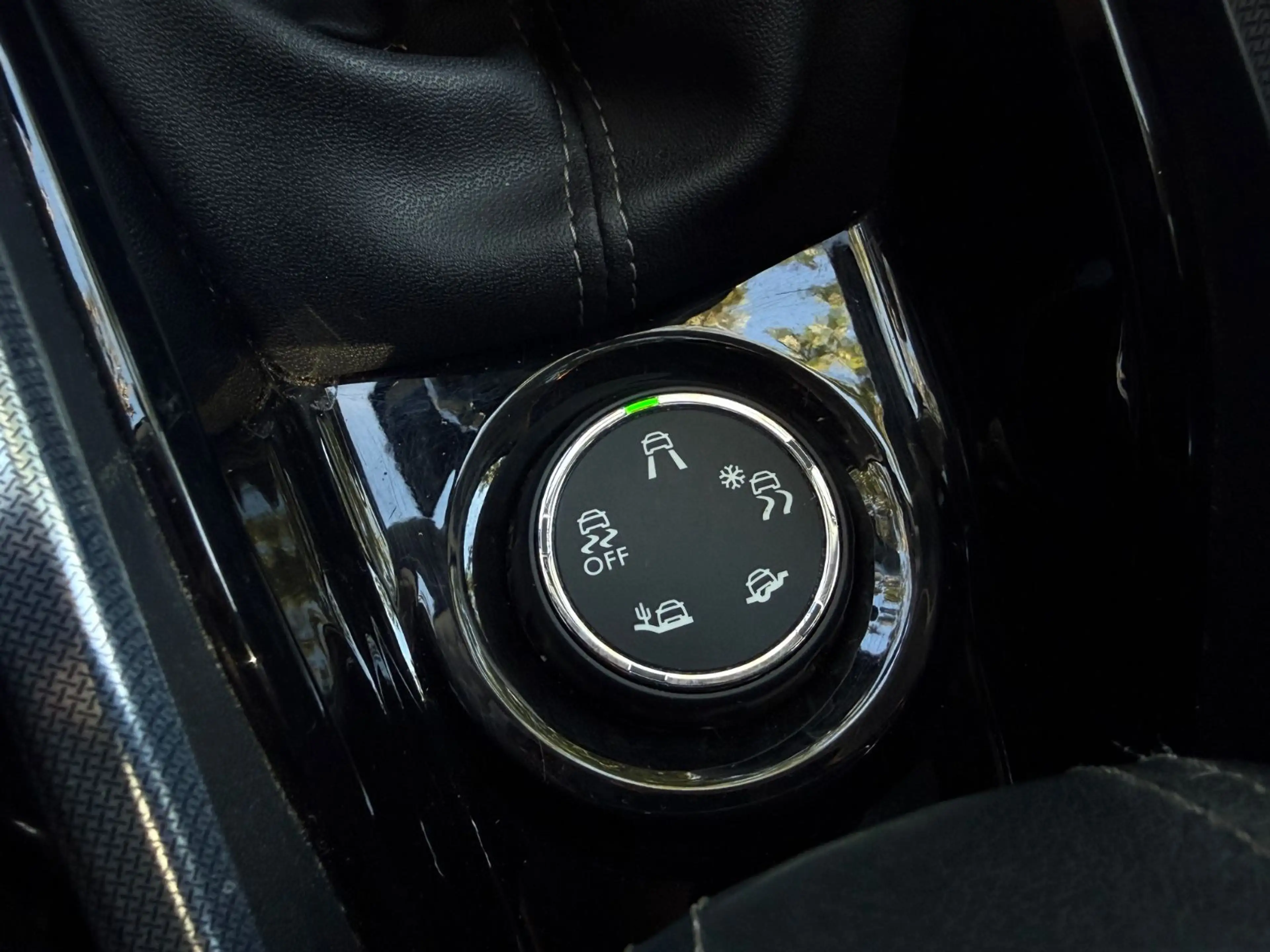 Peugeot 2008 Allure , KW ; 88 , Pano + Klima . — photo 9