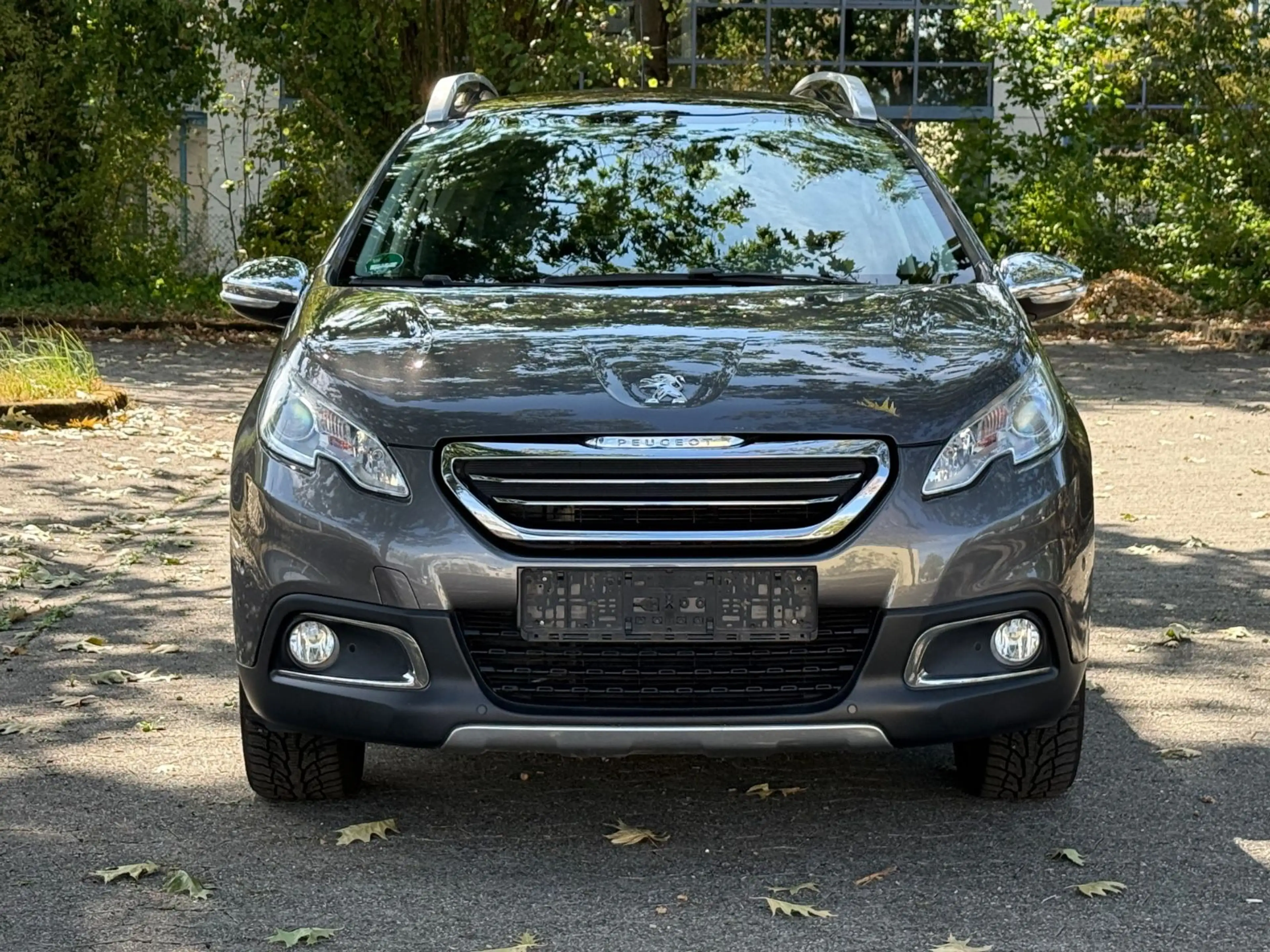 Peugeot 2008 Allure , KW ; 88 , Pano + Klima .