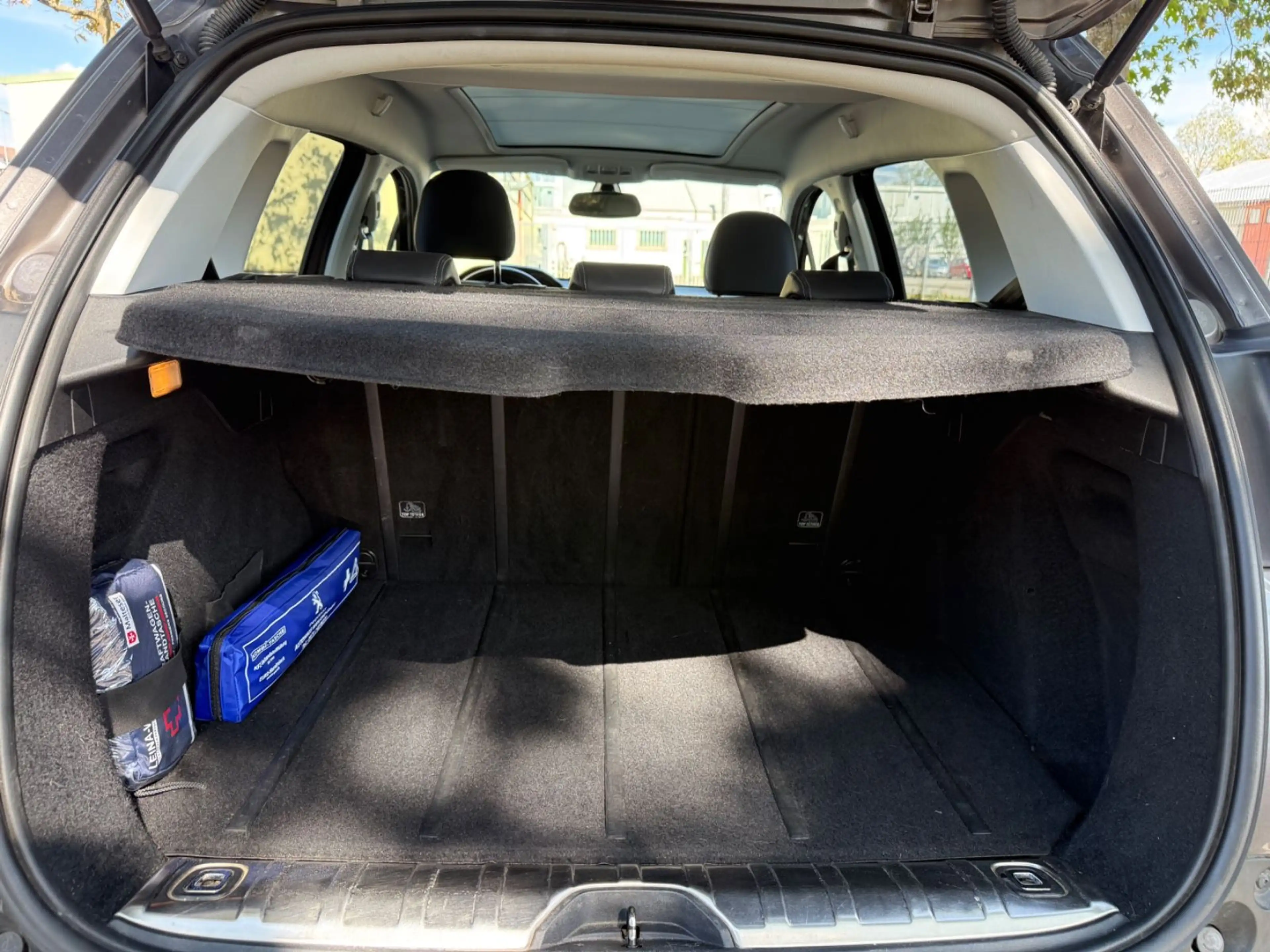 Peugeot 2008 Allure , KW ; 88 , Pano + Klima . — photo 15