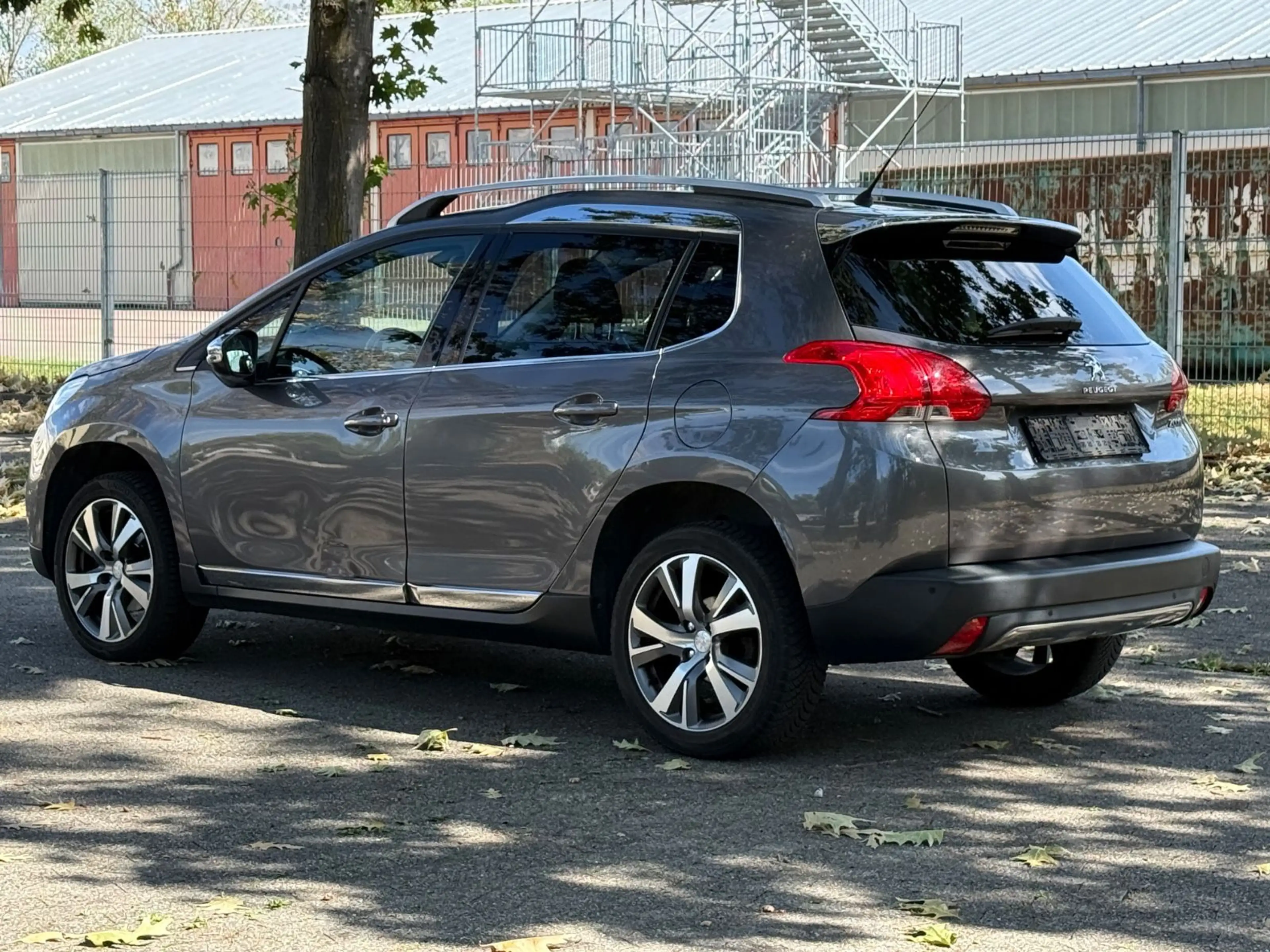 Peugeot 2008 Allure , KW ; 88 , Pano + Klima . — photo 5