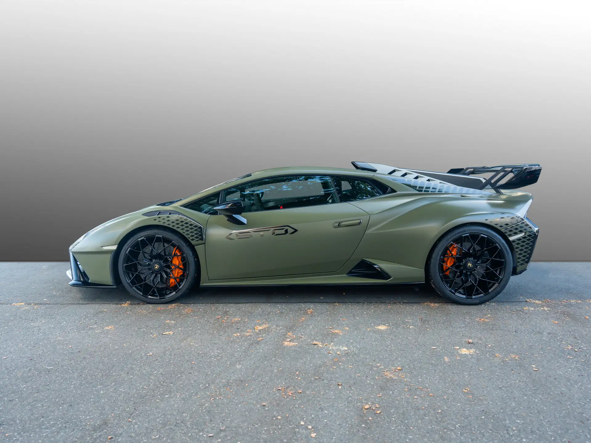 Lamborghini Huracan 2023 초록 사진 2
