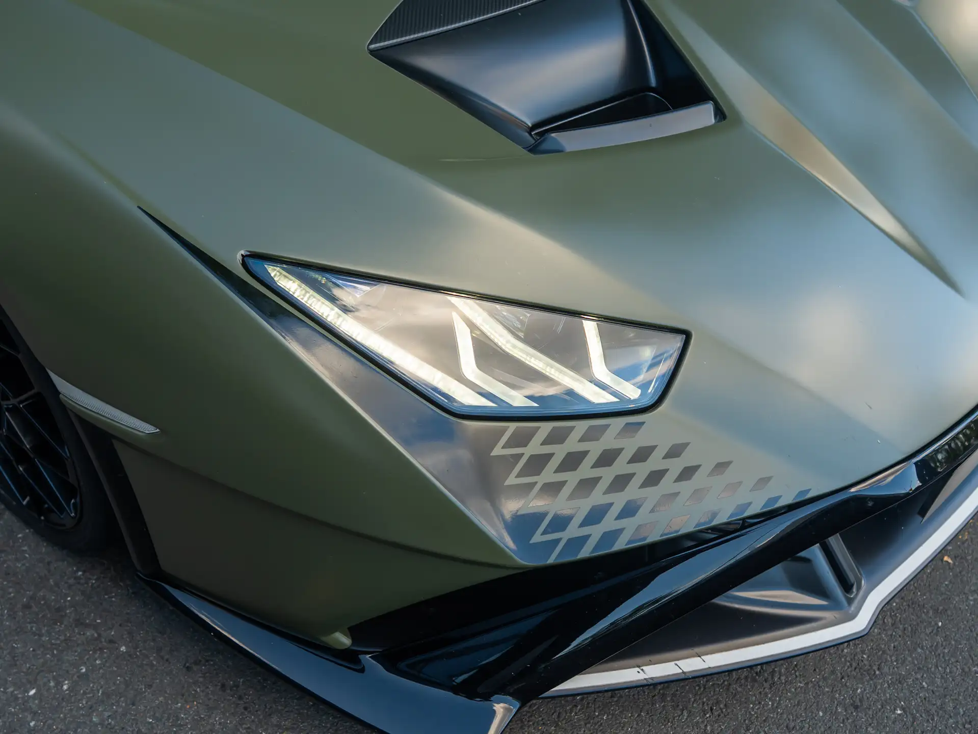 Lamborghini Huracan 2023 초록 사진 7