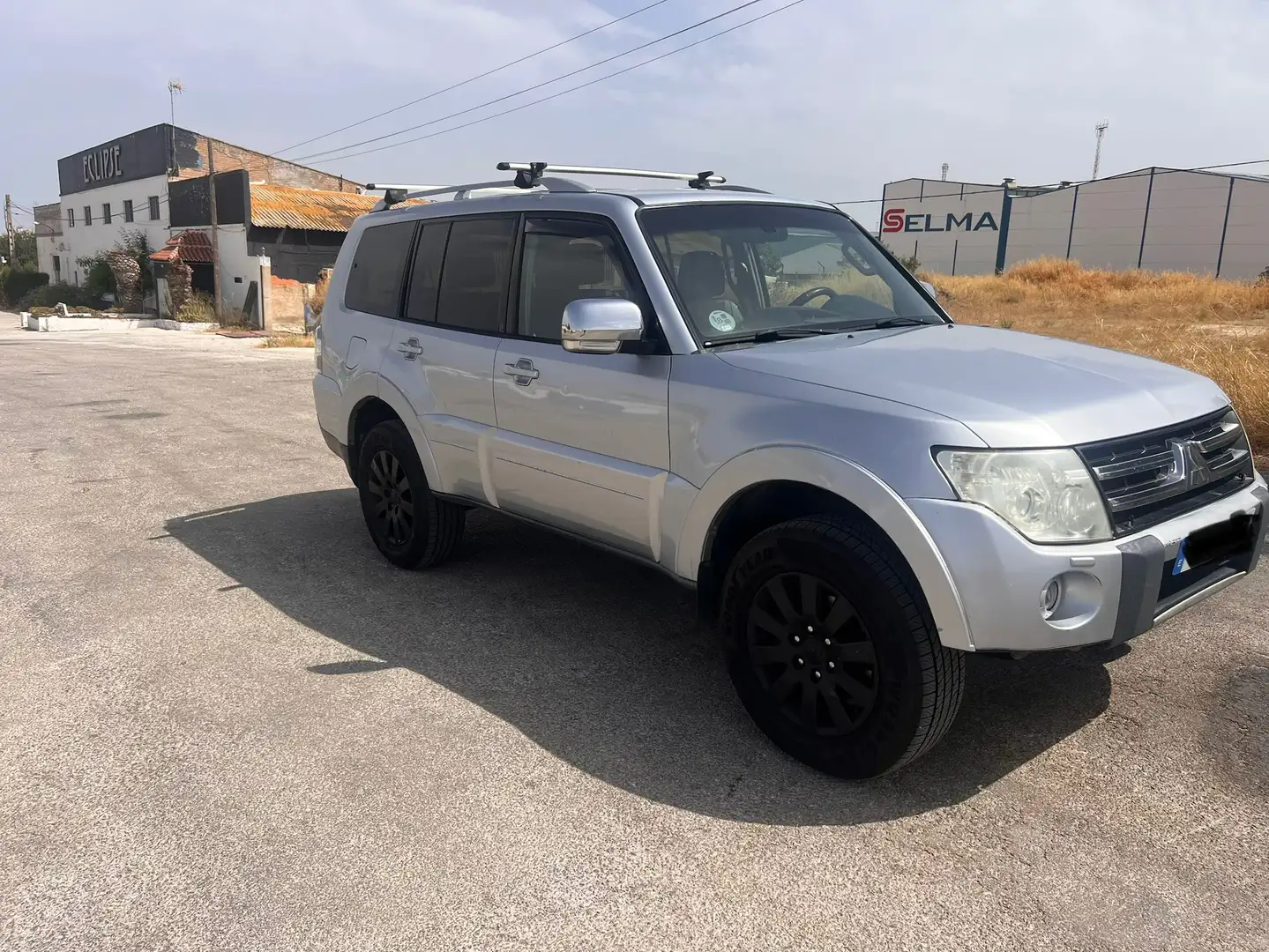 Mitsubishi Montero Montero 3.2DI-D Kaiteki Aut. Kaiteki Gris - 2