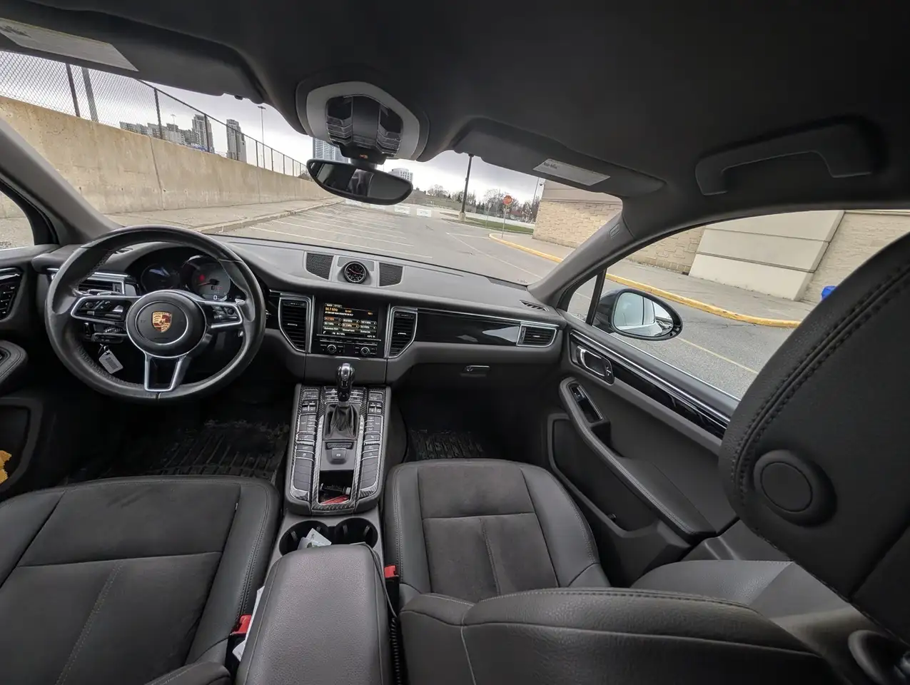 Porsche Macan снимка Porsche Macan