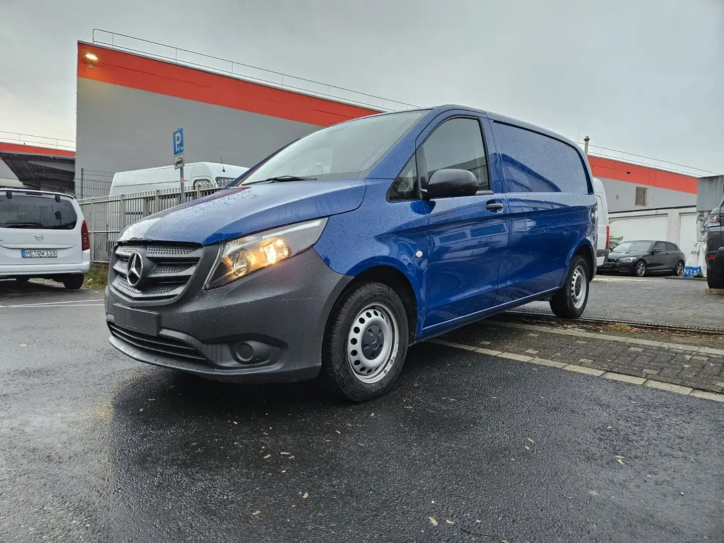 Mercedes-Benz Vito Kasten 110 CDI Worker 3Sitze Regalsyst Bott Blau - 1
