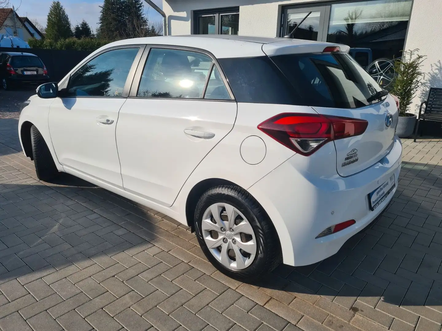 Hyundai i20 *KLIMA*PDC*Bluetooth*Tempomat* Bílá - 2