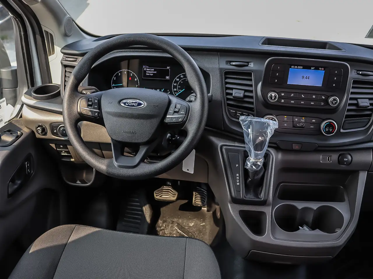 Ford Transit Cargo Van снимка Ford Transit Cargo Van