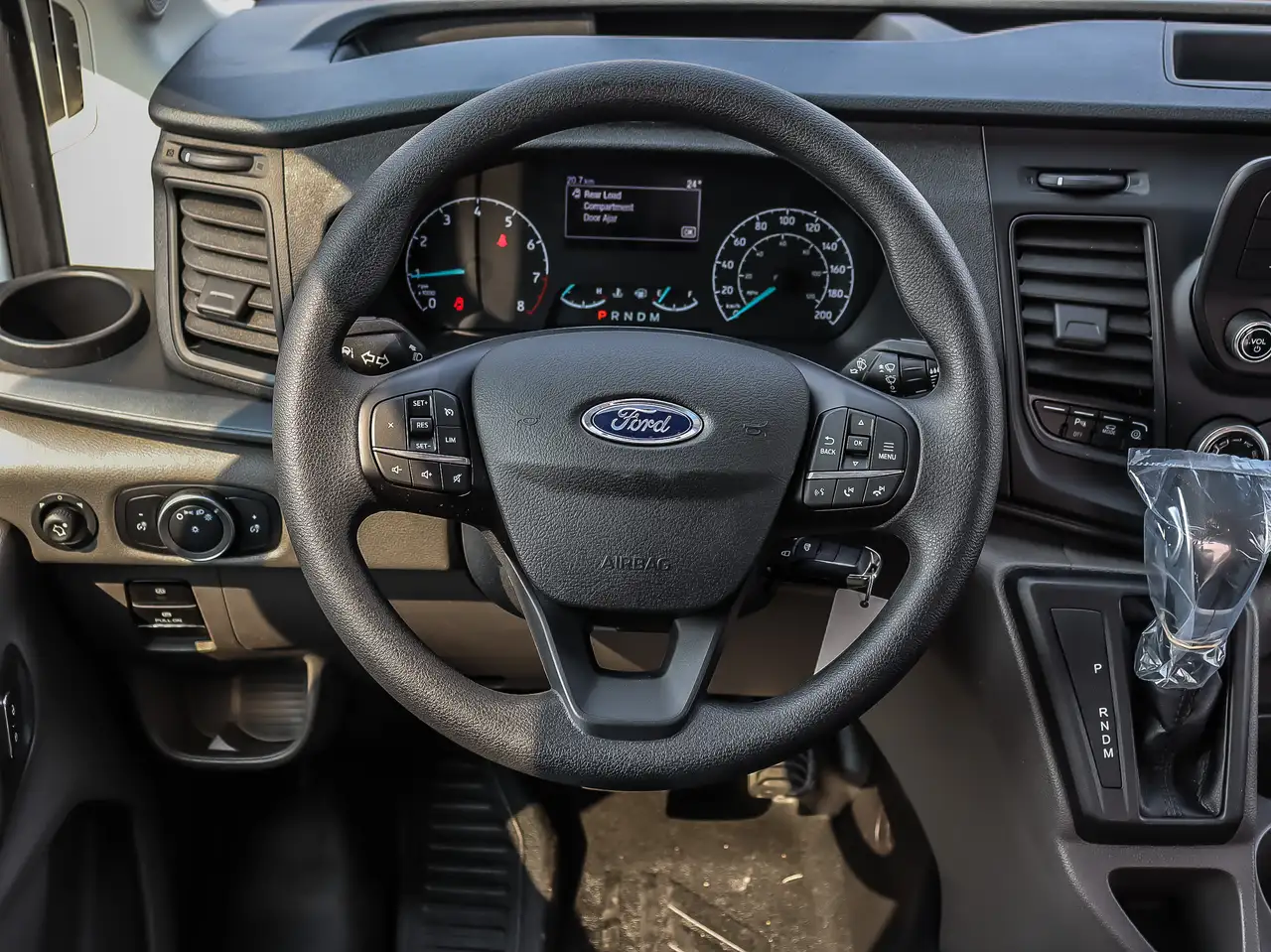 Ford Transit Cargo Van снимка Ford Transit Cargo Van