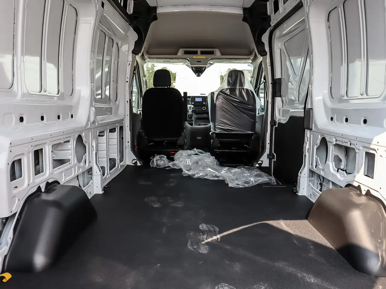 Ford Transit Cargo Van снимка Ford Transit Cargo Van